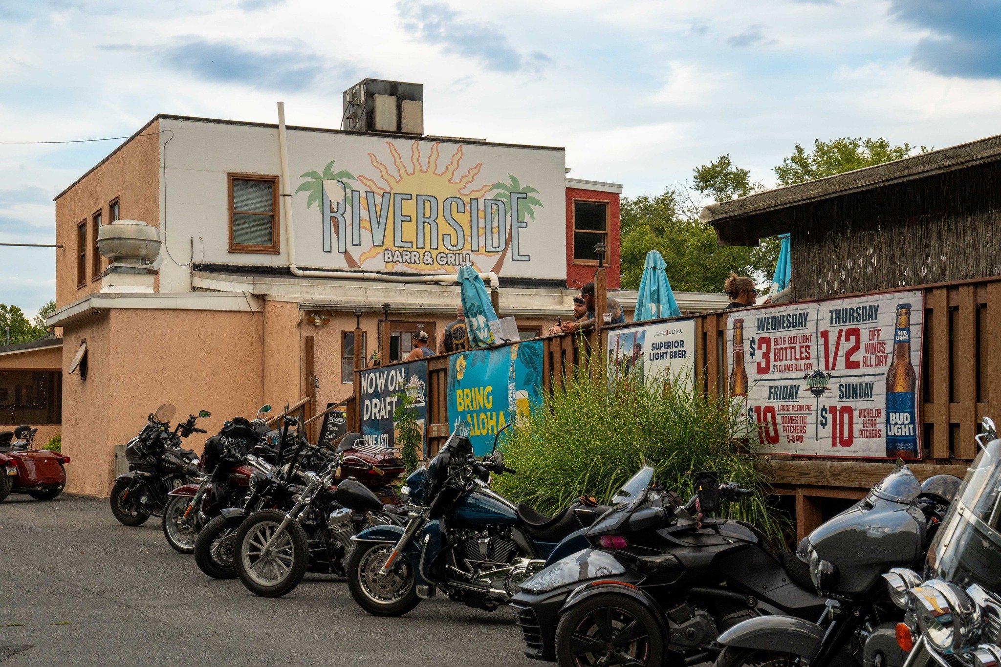 Make your midweek plans now and join us this Wednesday, September 23rd starting at 6 PM for another Riverside Bike Night! Bring your bike, meet up with friends, and enjoy an evening of live music, great food, cold drinks, and riverside vibes.

🎸 Liv