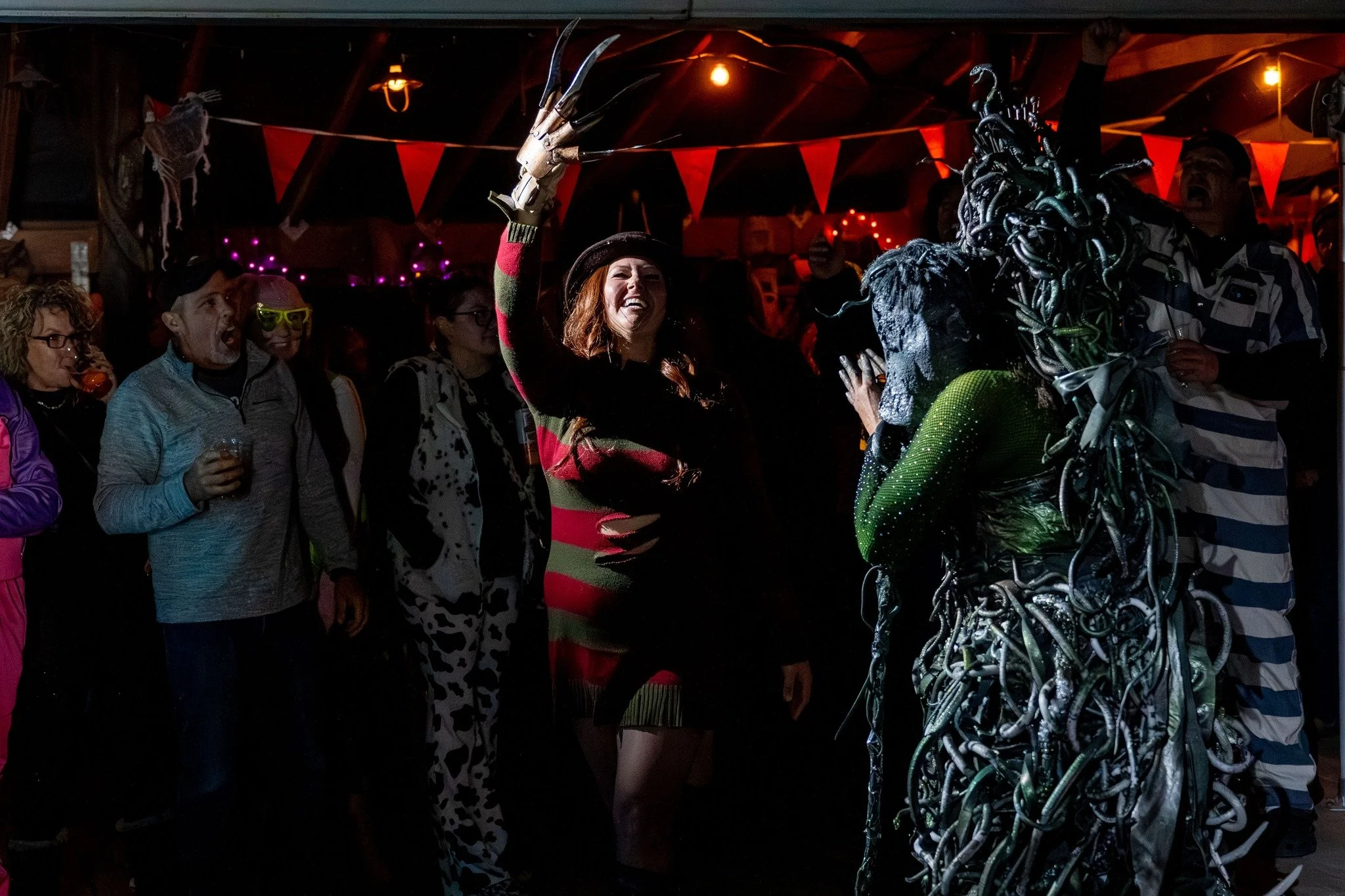 If you&rsquo;re looking for costumes, live music, fire, and a full night out with friends, make plans to spend Saturday, October 31st at Riverside Barr &amp; Grill for our Halloween Festival.

👻 $500 Costume Contest
Bring your best, funniest, or mos