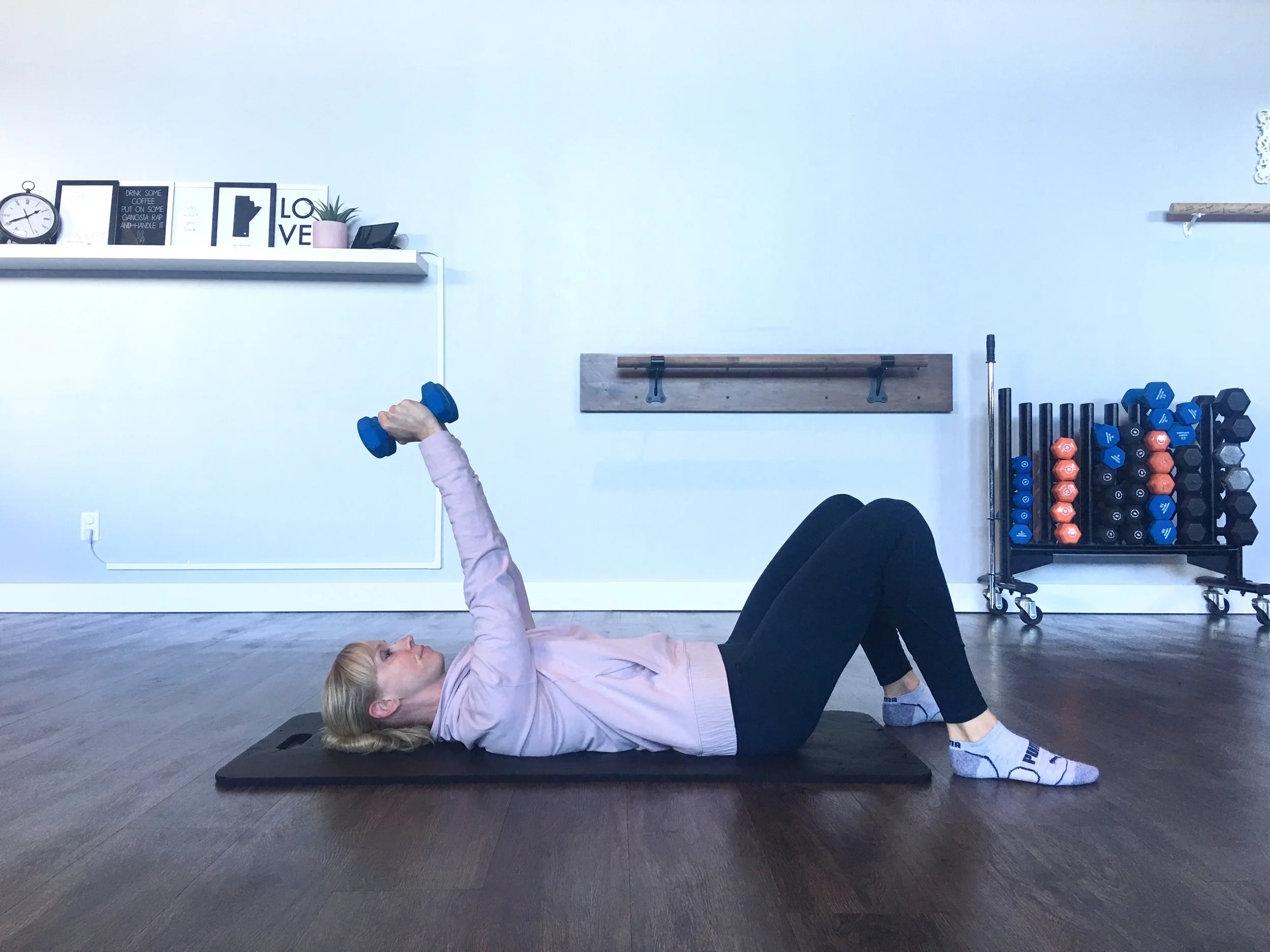 LYING DUMBBELL TRICEP SKULL CRUSHERS
