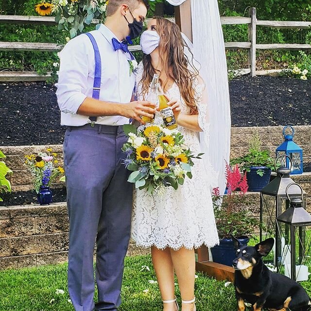 It was so awesome to get back to designing a weeding!!❤️Congratulations to Ethan and Stephanie🎉Move over covid Here comes the Bride❣️#backyardwedding #hoffmandesigngroup #weddinginspiration #phillywedding #floraldesign #sunflowers #weddingmasks #wed