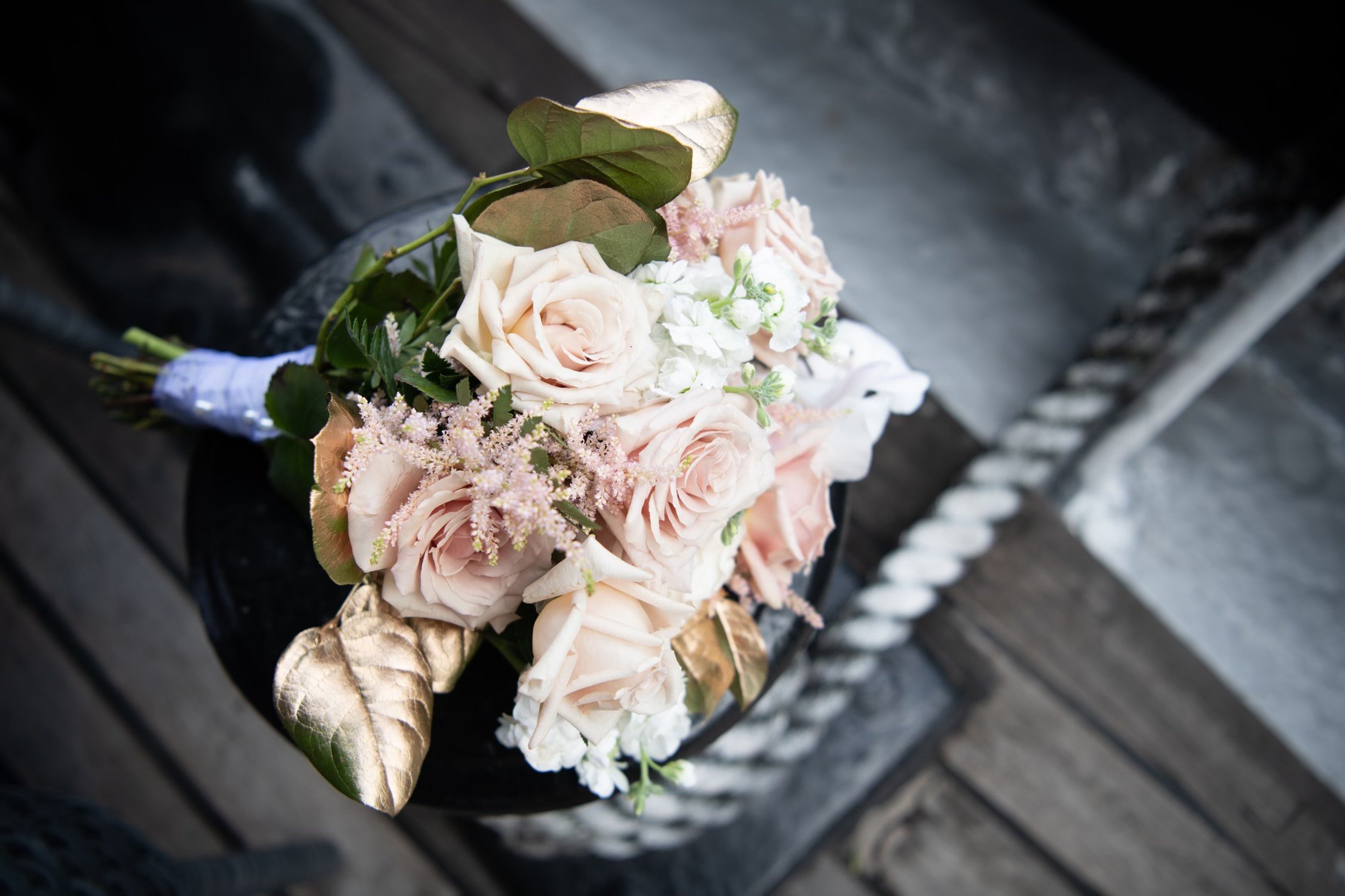 bridal bouquet quicksand.jpeg