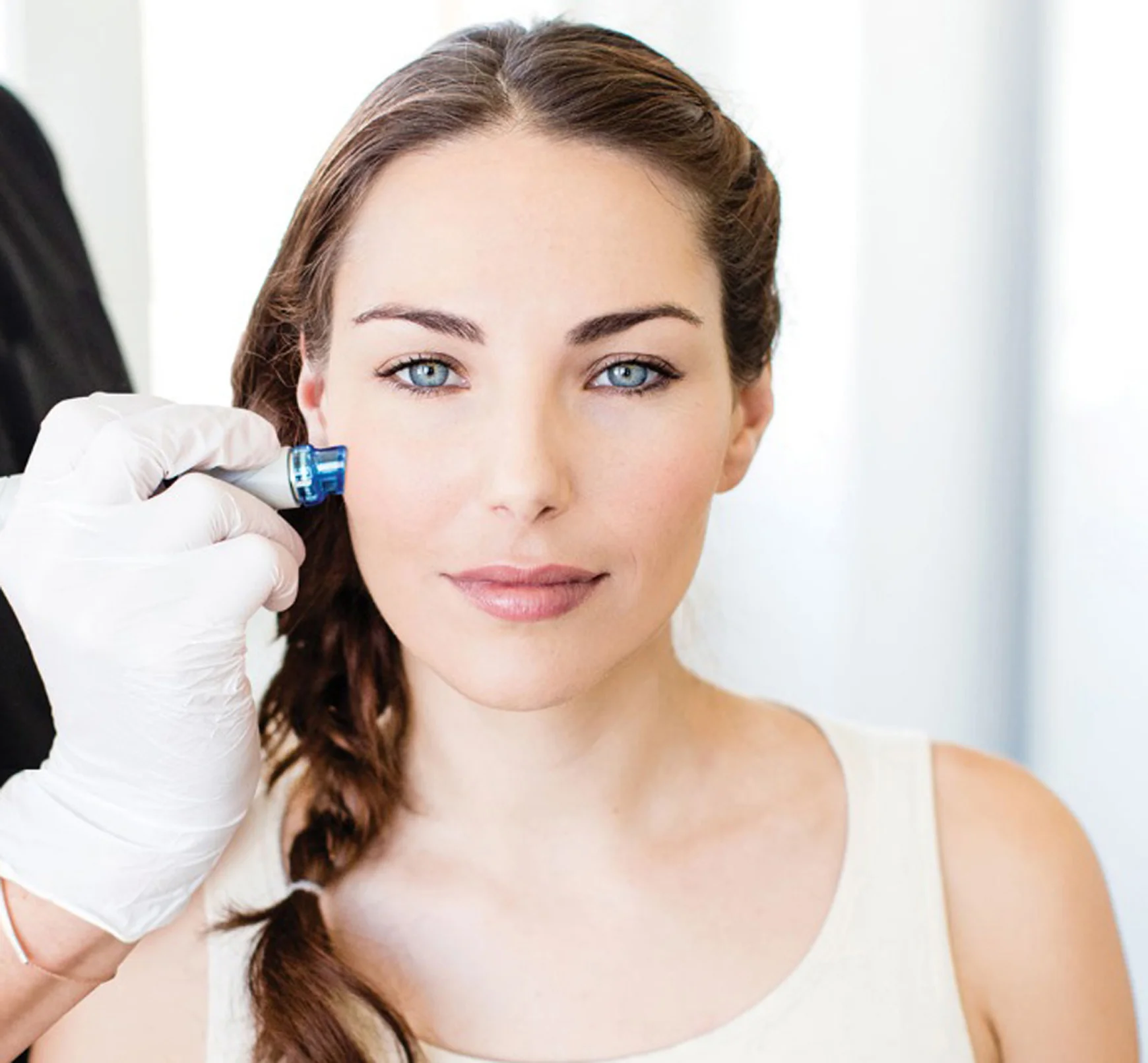 Hydrafacial es uno de los tratamientos más novedosos para devolver luminosidad a la piel.
