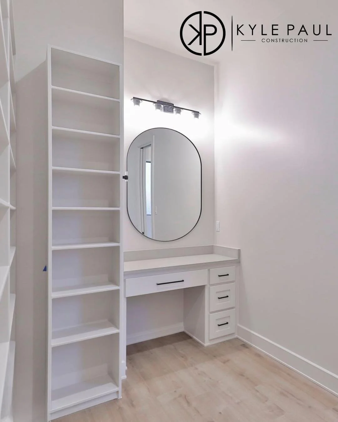 Closet vanity?! Say less.