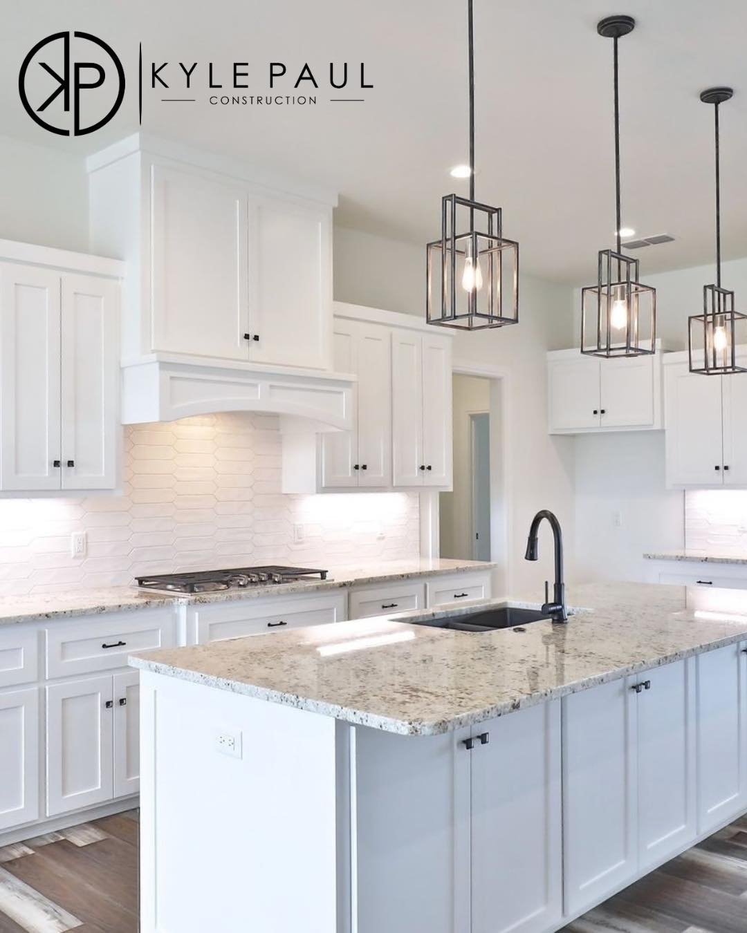 Equal parts functional and beautiful. Designed for busy mornings and slow evenings.