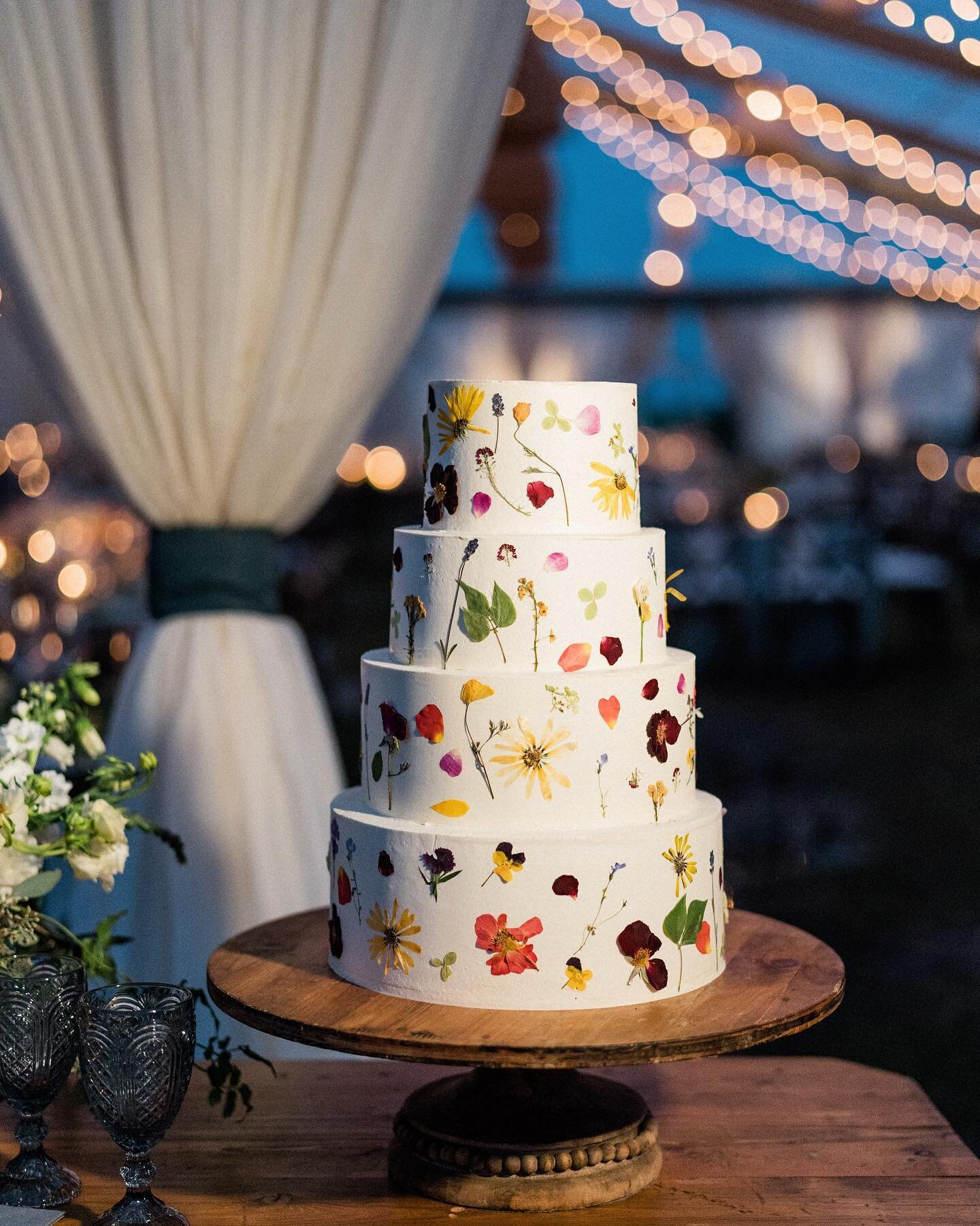 As I&rsquo;m tracking Hurricane Ian I&rsquo;m thinking back on this stormy, unseasonably frigid wedding last fall that turned out to be an amazing evening. I&rsquo;m ready to embrace the one thing we can&rsquo;t control and make the most of another e