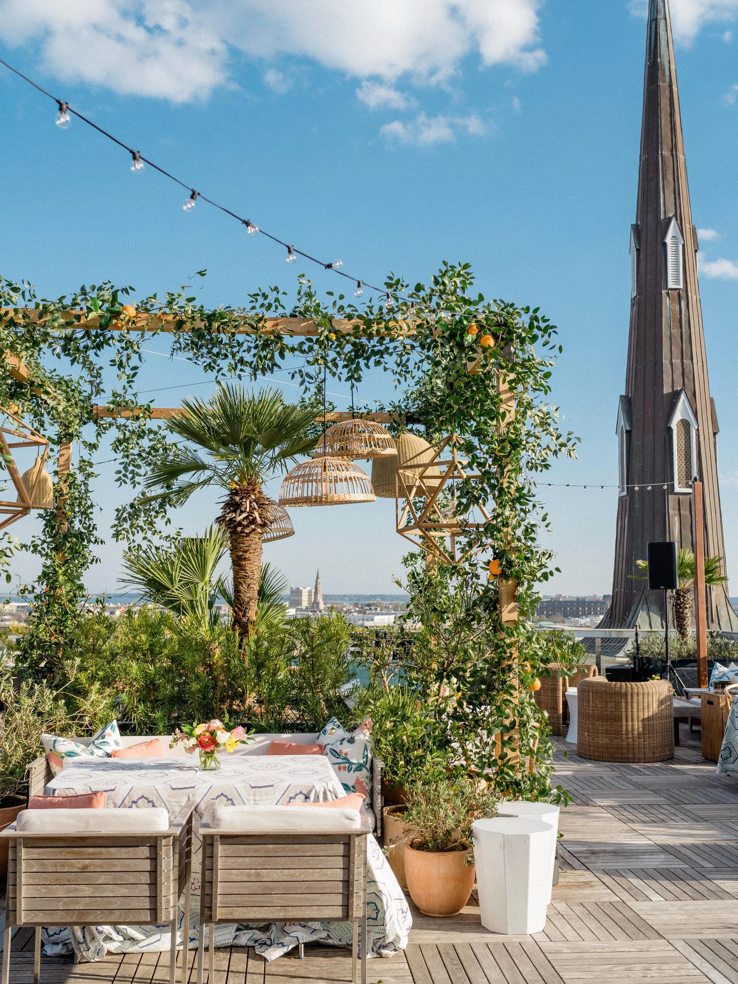 Happy rooftop bar season to all who celebrate. 
.
.
.
#charleston #charlestonphotographer #charlestonevents #visitcharleston #destinationphotographer