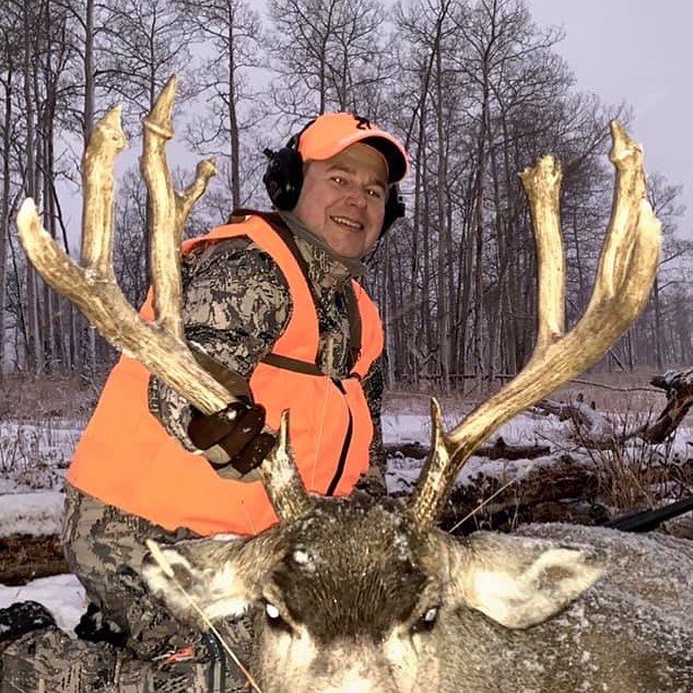 Crazy and unique rack on the muley buck that Travis tipped over with us this year.
#bullbasinguidesandoutfitters #bullbasinguides #bullbasin w#bullbasinoutfitters
#teambullbasin 
#guidedmuledeerhunts #coloradomuledeer #bigmuledeer #coloradomuley #big