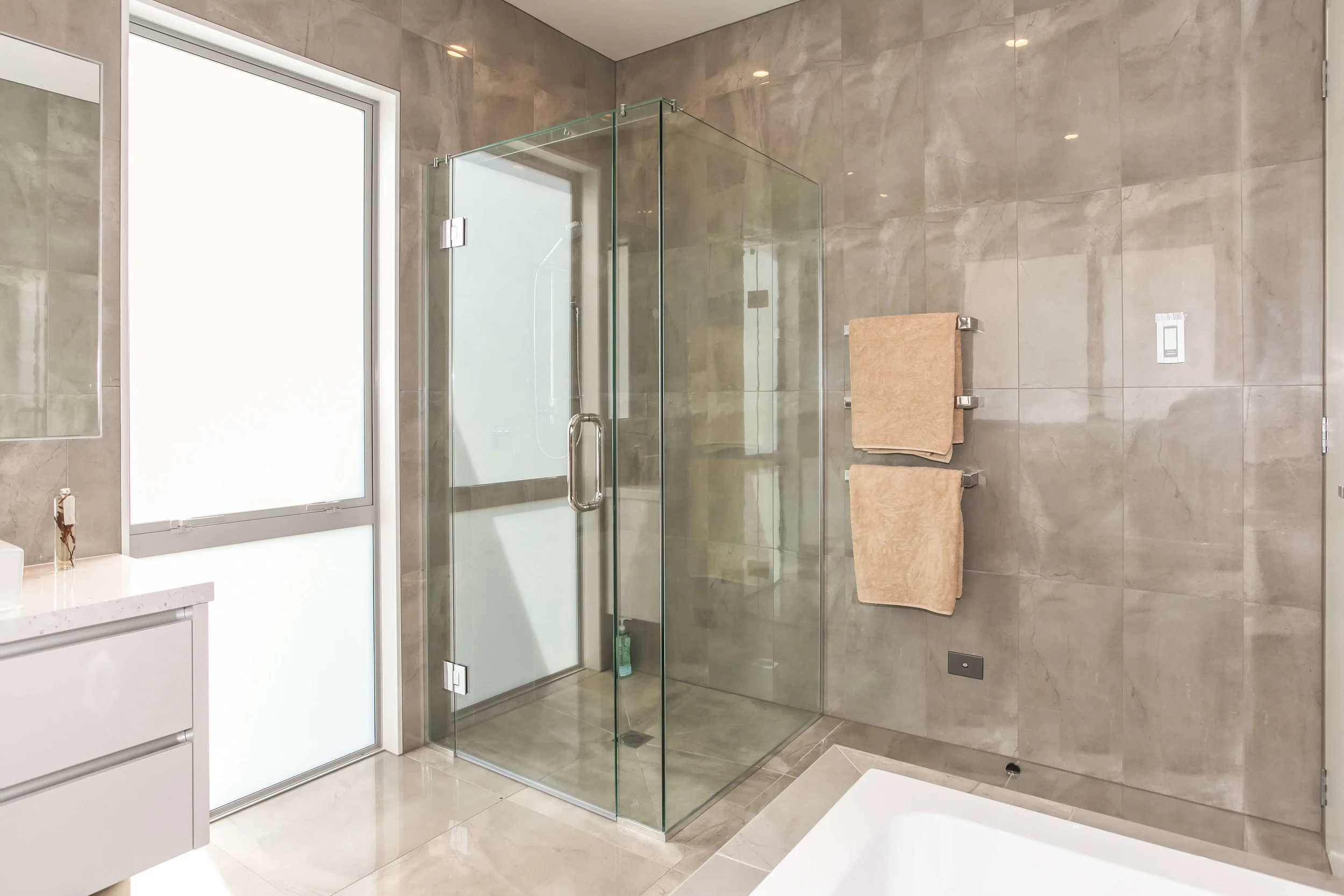 125 McRobbie Road 022.jpg