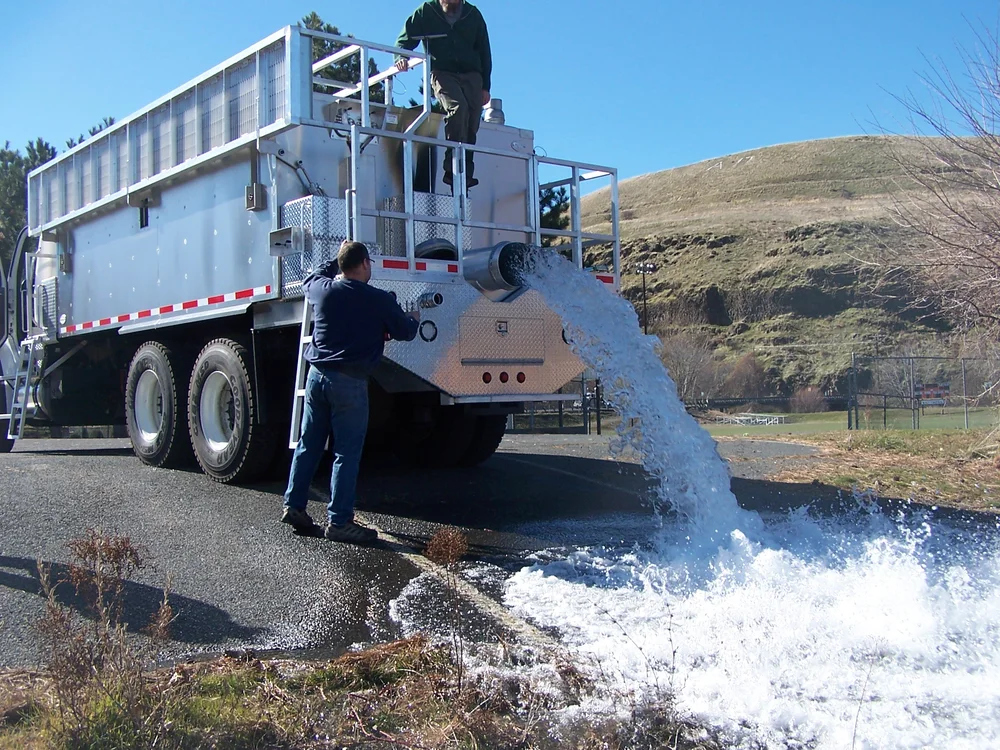 Live Haul Transport Tanks Gallery — Jetco Machine & Fabrication — Jetco ...