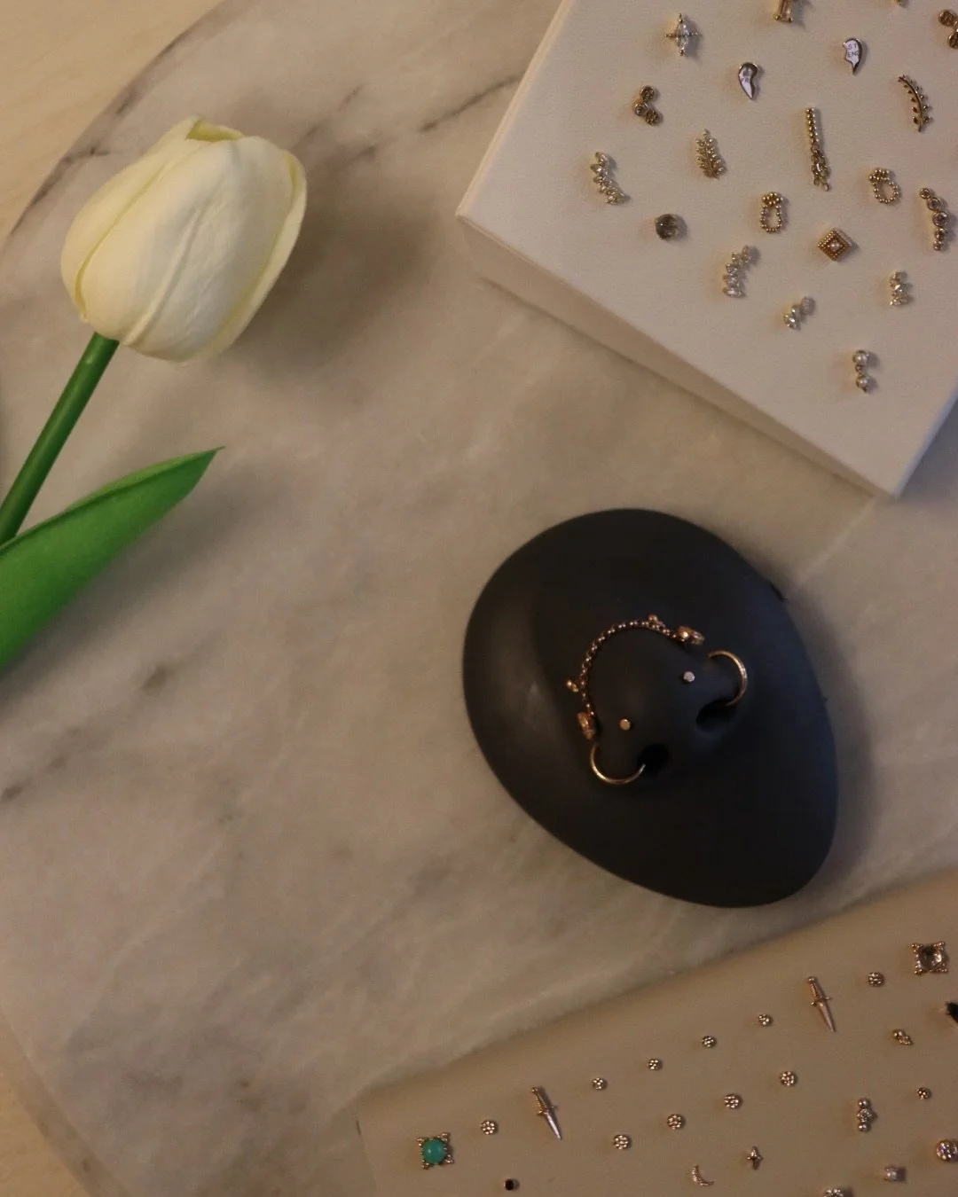 A piercing is more than just jewelry, it&rsquo;s a form of self expression, a reflection of who we are💕

We love seeing how you make every piece your own😍🤍

🔗 Link in bio for appointments
📍 261 St Patrick Street, Ottawa, Ontario K1N 5K4 ✨

#pier
