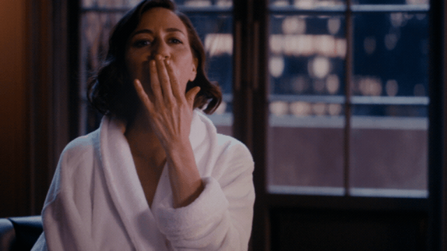 1_Kirsten Blowing Kiss_020317.gif