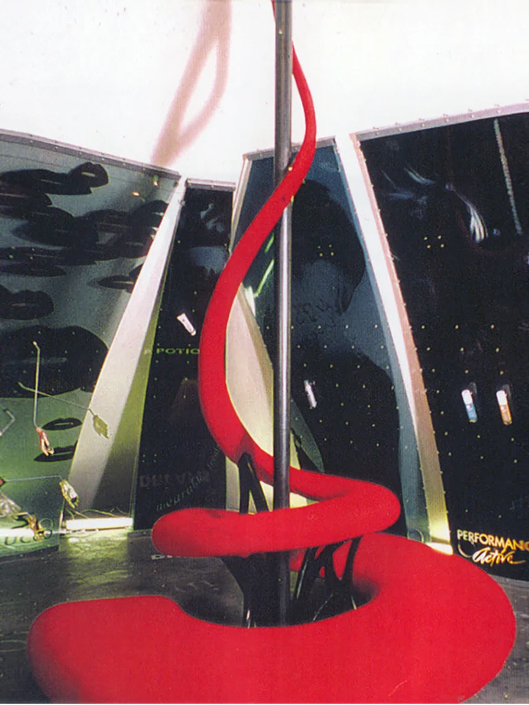 sebastian_artecnica_enrico_bressan_couch_snail_red_cusenza.jpg