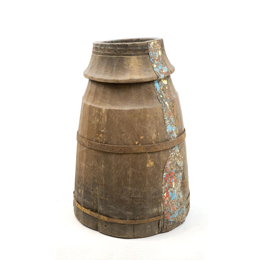 Large-wooden-vase-metal-cargo.jpg