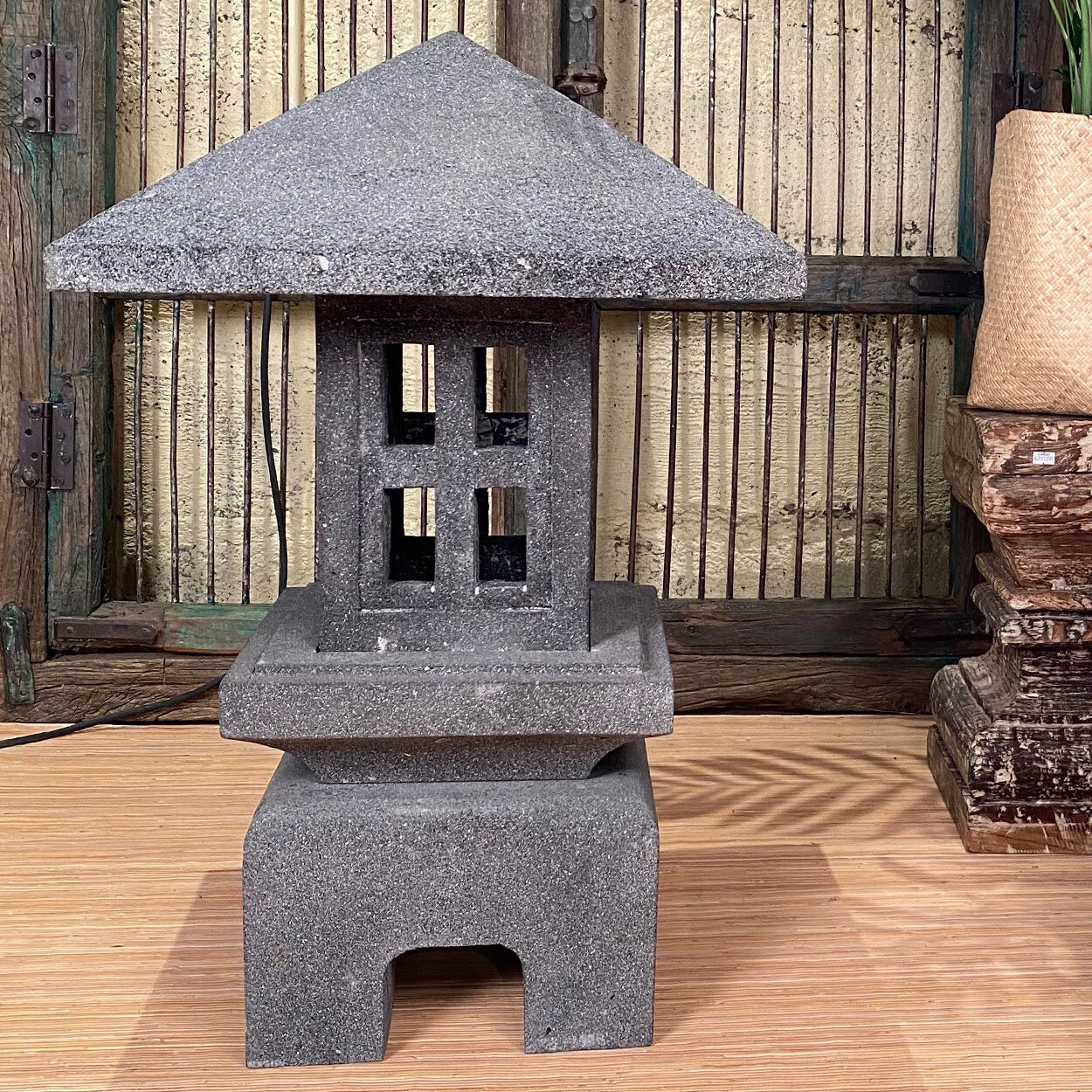 Yukimi Style Stone Lantern