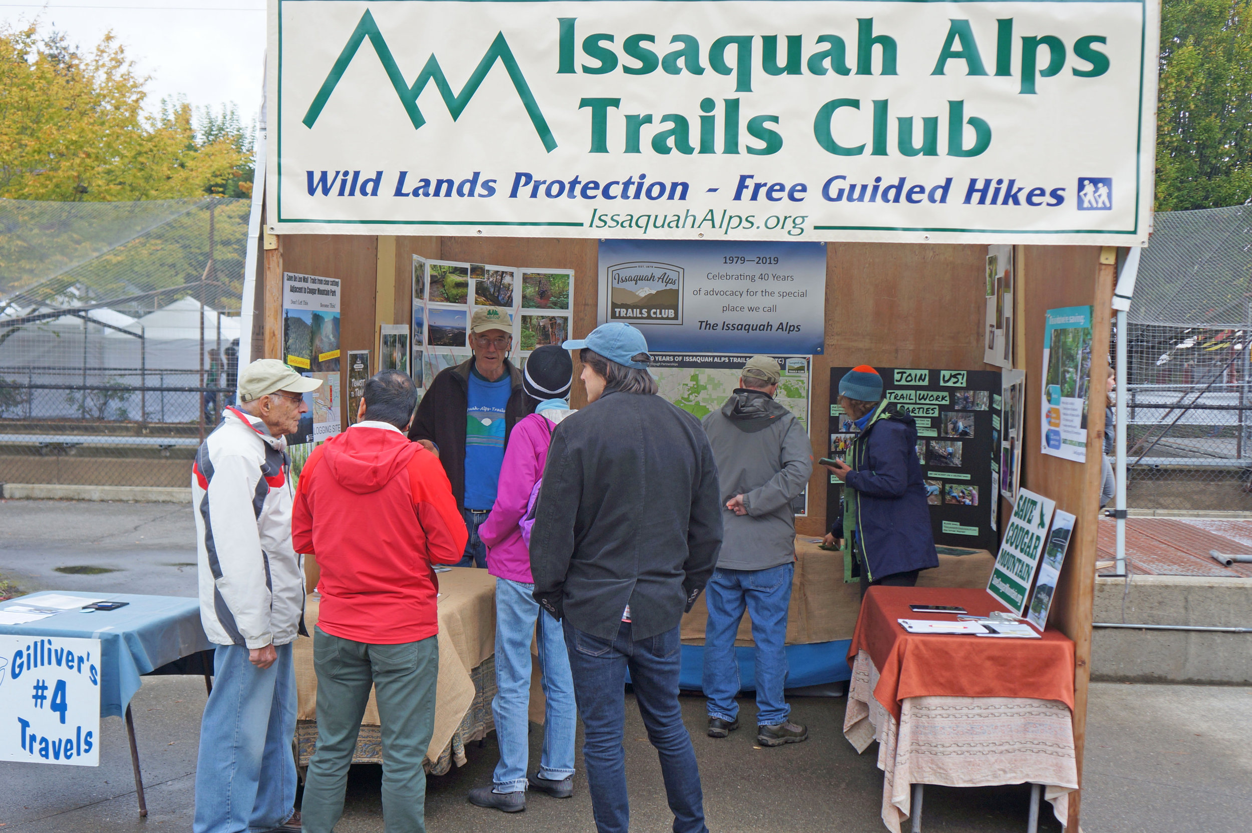 "Viva la Trails Day" at Squak Mountain