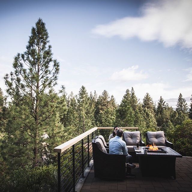 Give your ideas room to breathe.
.
.
.
.
.
#brookswood #lodge #pacificnorthwest #pnw #corporateretreat #greatideashappenhere #inspiration