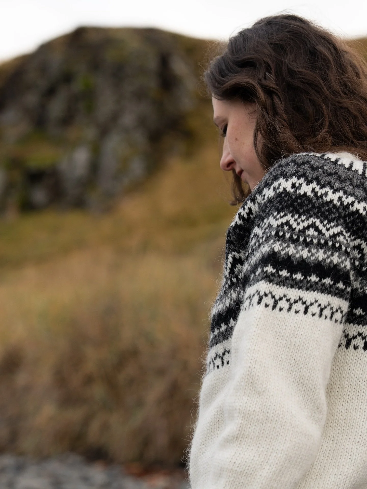 Chris and I stumbled on @katlawoolvik and fell in love with this wool sweater made by the family-owned business. I knew I wanted to get something authentic and handmade while in Iceland and this was perfect. It has kept me so warm this trip. 🐑🖤

Pi