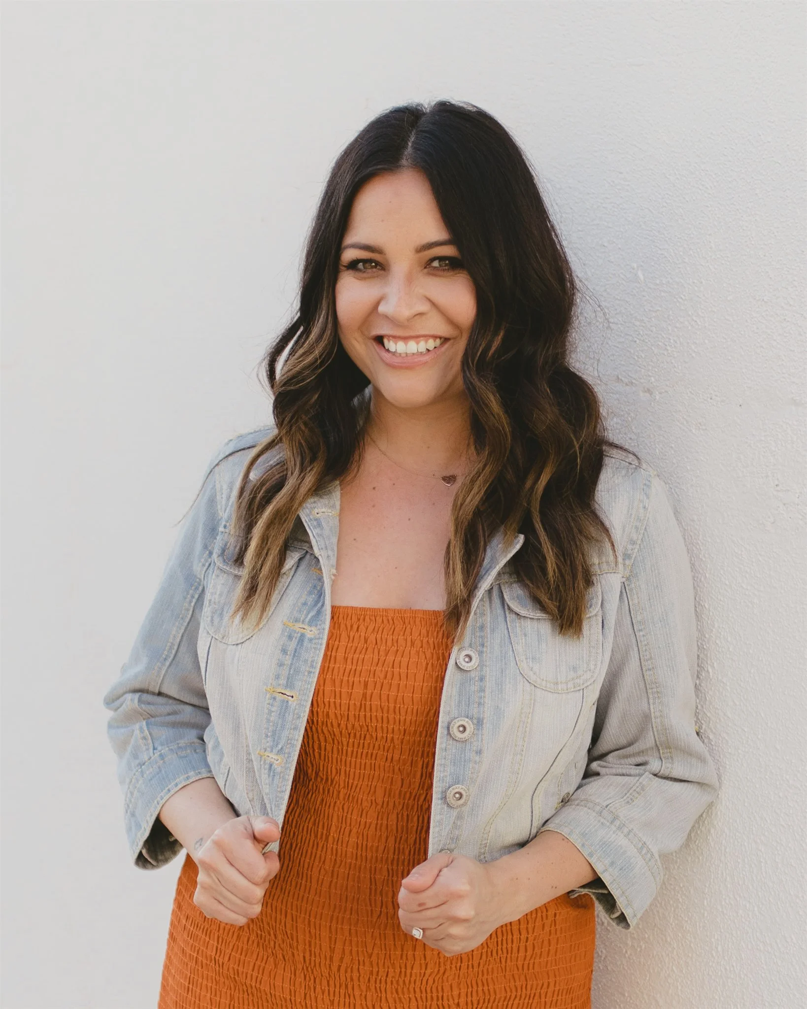 Carissa Mestaz has been in the hair industry for over 10 years. While working for DryBar, Carissa discovered a strong passion for styling, and it was then that she decided to pursue this aspect of her craft. She attended Bumble & Bumble University, and has also worked on editorial shoots with noteworthy names. Carissa’s work is always evolving as she prides herself on being ahead-of-the-game in the world of fashion and beauty. She loves nothing more than seeing the smiles on her clients’ faces after she works her magic on their locks.