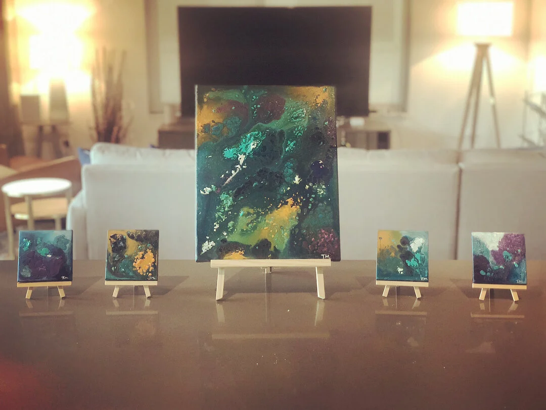 Love these mini abstracts. Great gifts for weddings, birthdays, bachelorettes and more! More to come on website... stay tuned 
DM me if interested in commissioning these for an event. Any color combo you&rsquo;d like!