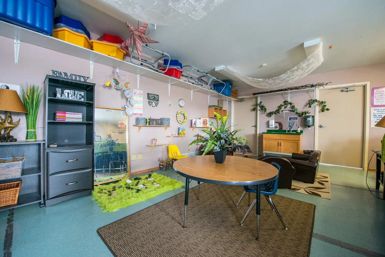 empty room-header.jpg