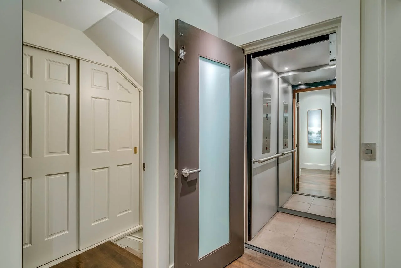 2523-Pt-Grey-Road-Vancouver-360hometours-29s_preview.jpg