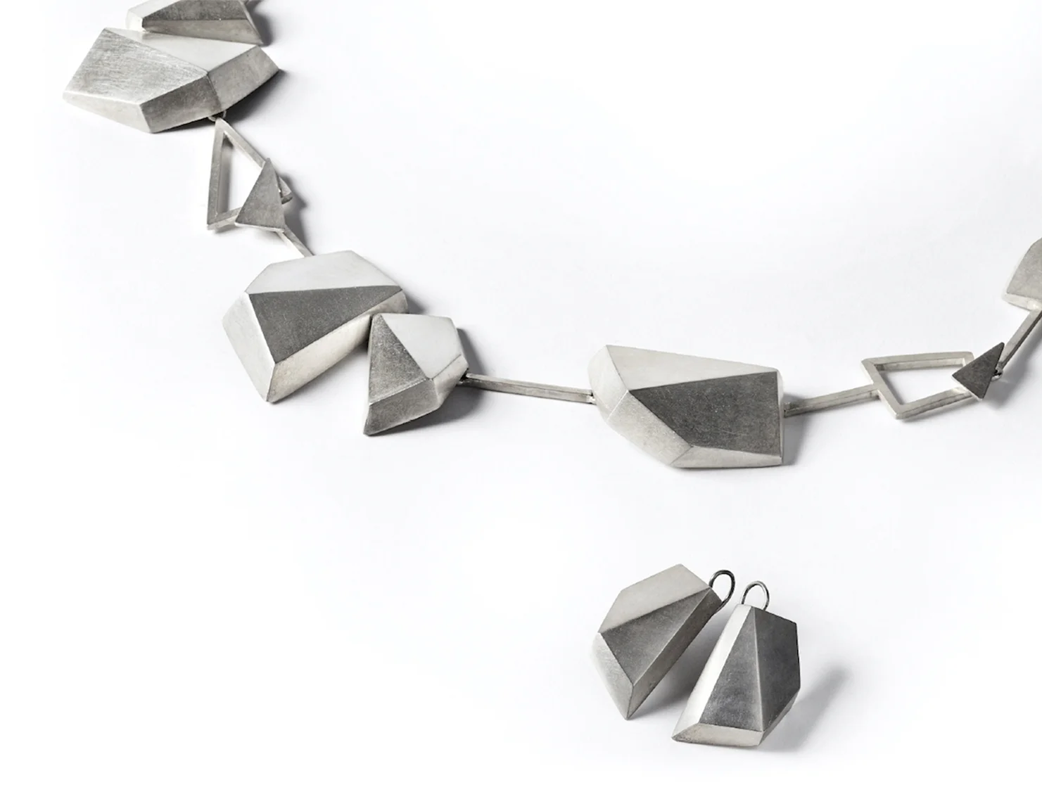 Regine SCHWARZER earrings and necklace, 2012 (detail)