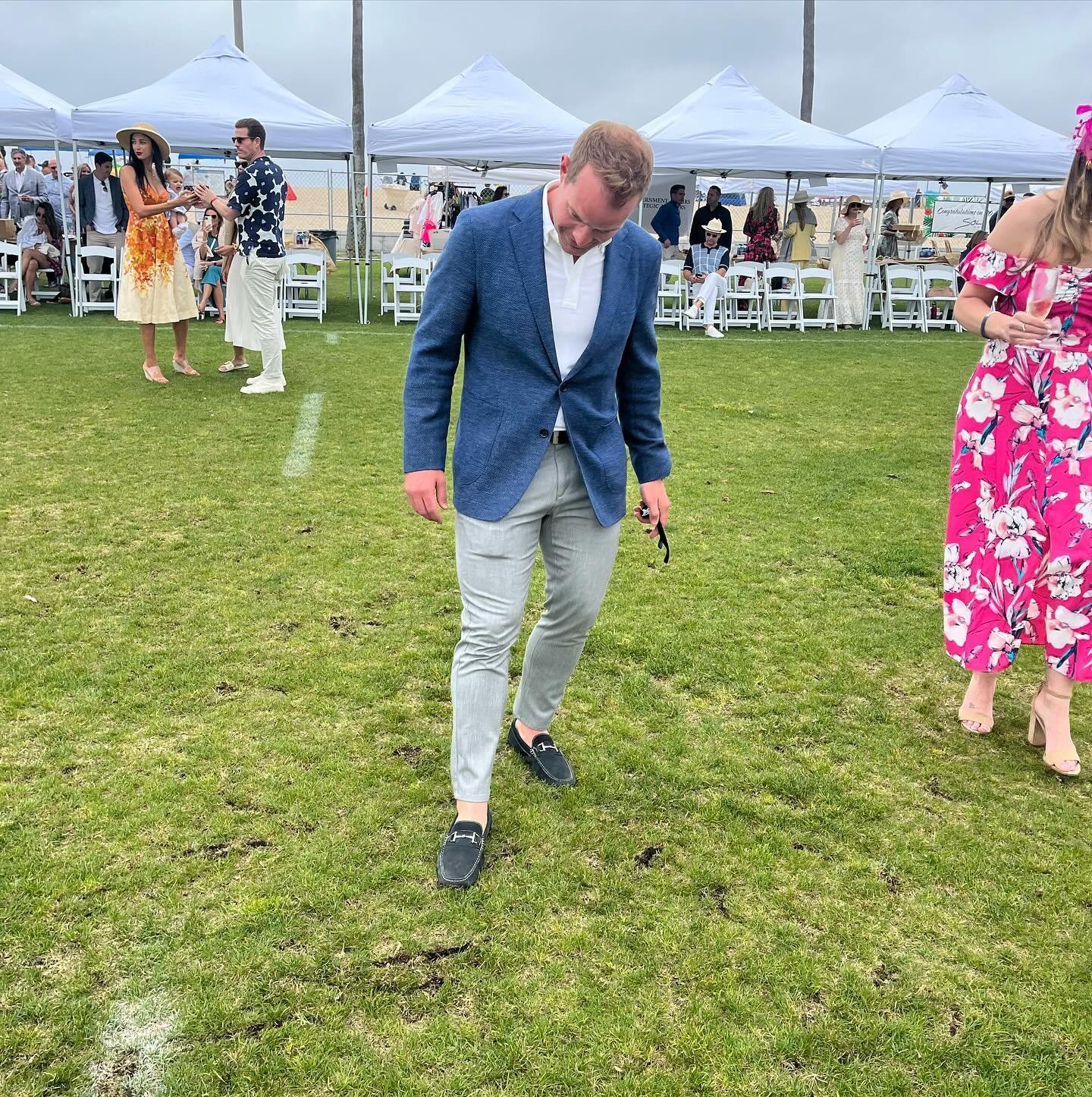 DIVOT STOMP - 

Divot stomp is one of the oldest and most widely known traditions of polo. At halftime, spectators are welcomed onto the field to replace the mounds of earth (divots) that are torn up by the horses during the game!