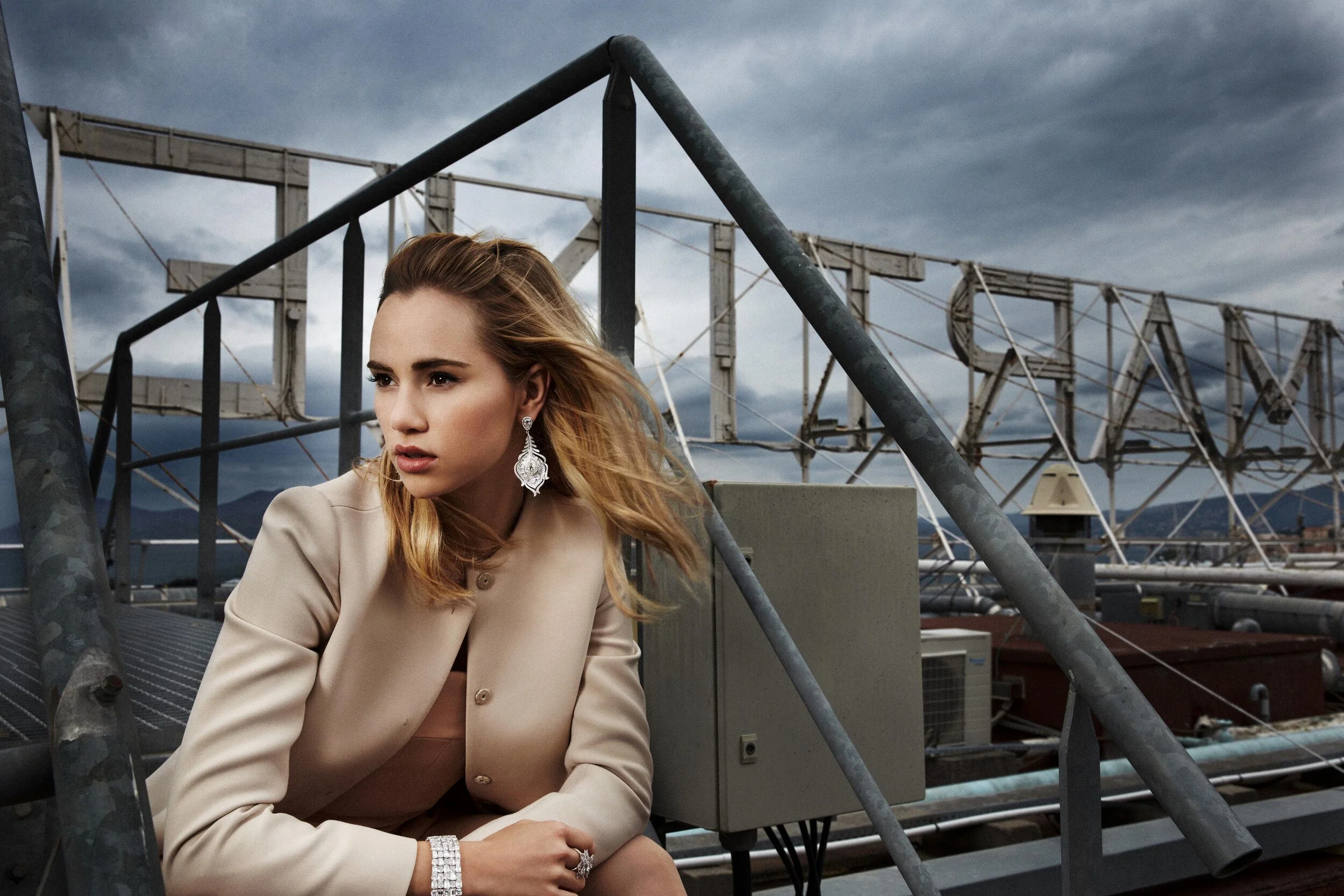 Suki Waterhouse