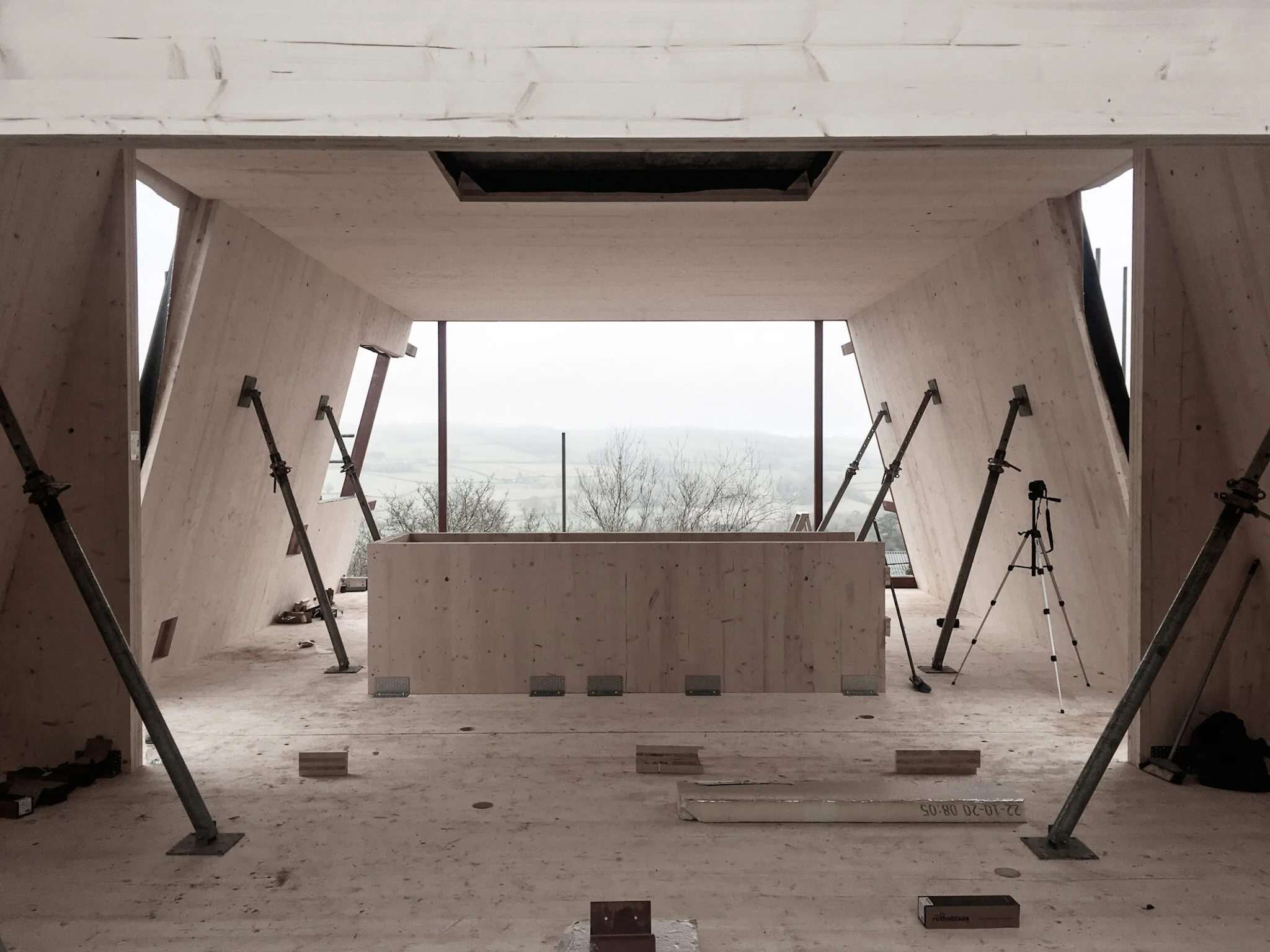 Utsuroi House Emerges