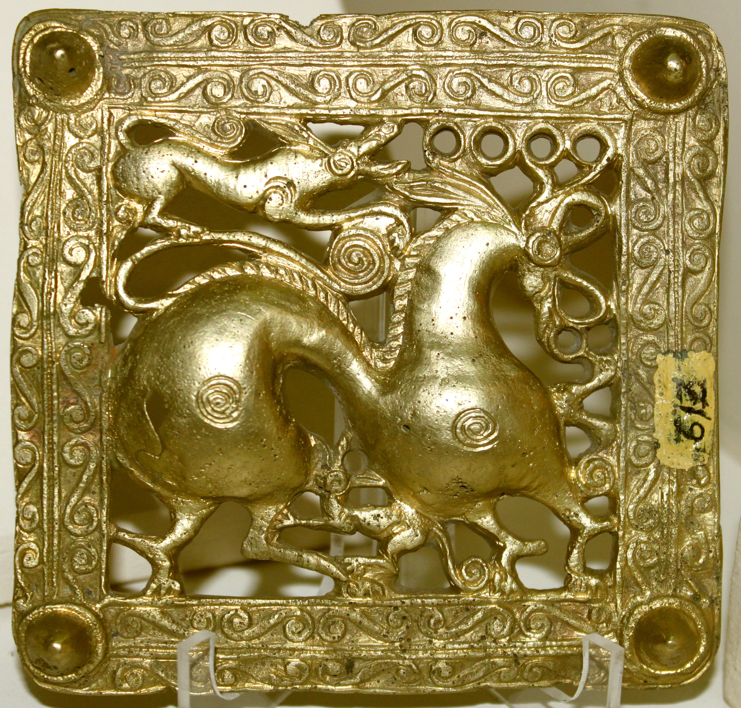  Gold Scythian belt title from Mingachevir (ancient Scythian kingdom), Azerbaijan, and the 7th century BC. Wikicommons 