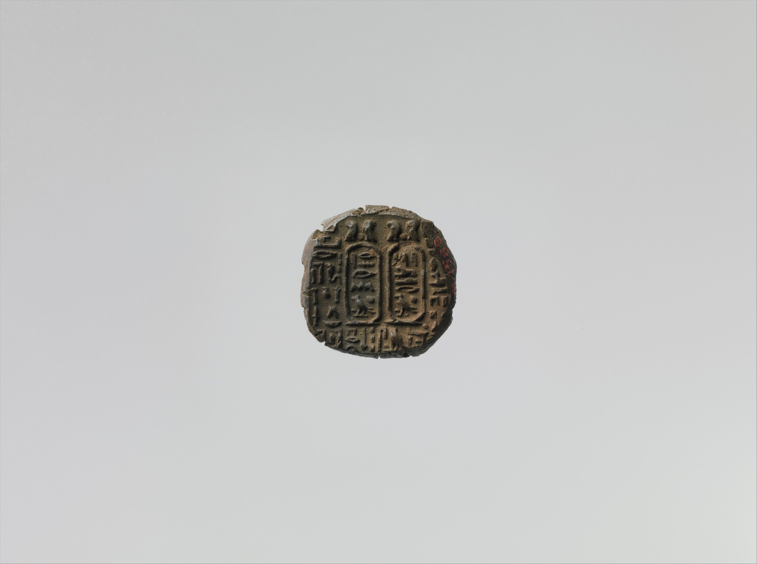 A seal naming Nesisti, a priest in the cult of Arsinoe II and her sister Philotera. 