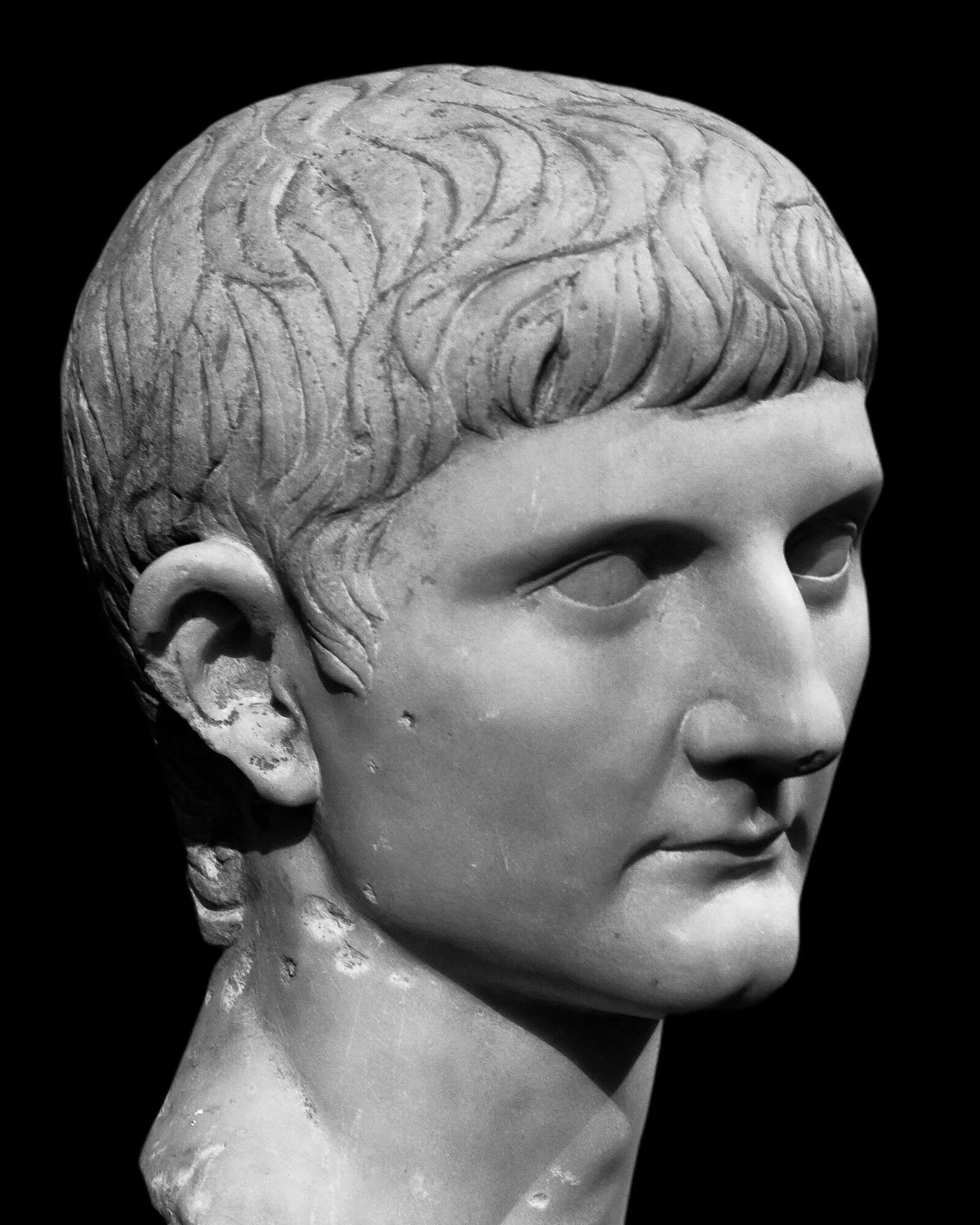 Germanicus_-_Musée_Saint-Raymond_(Toulouse).jpg