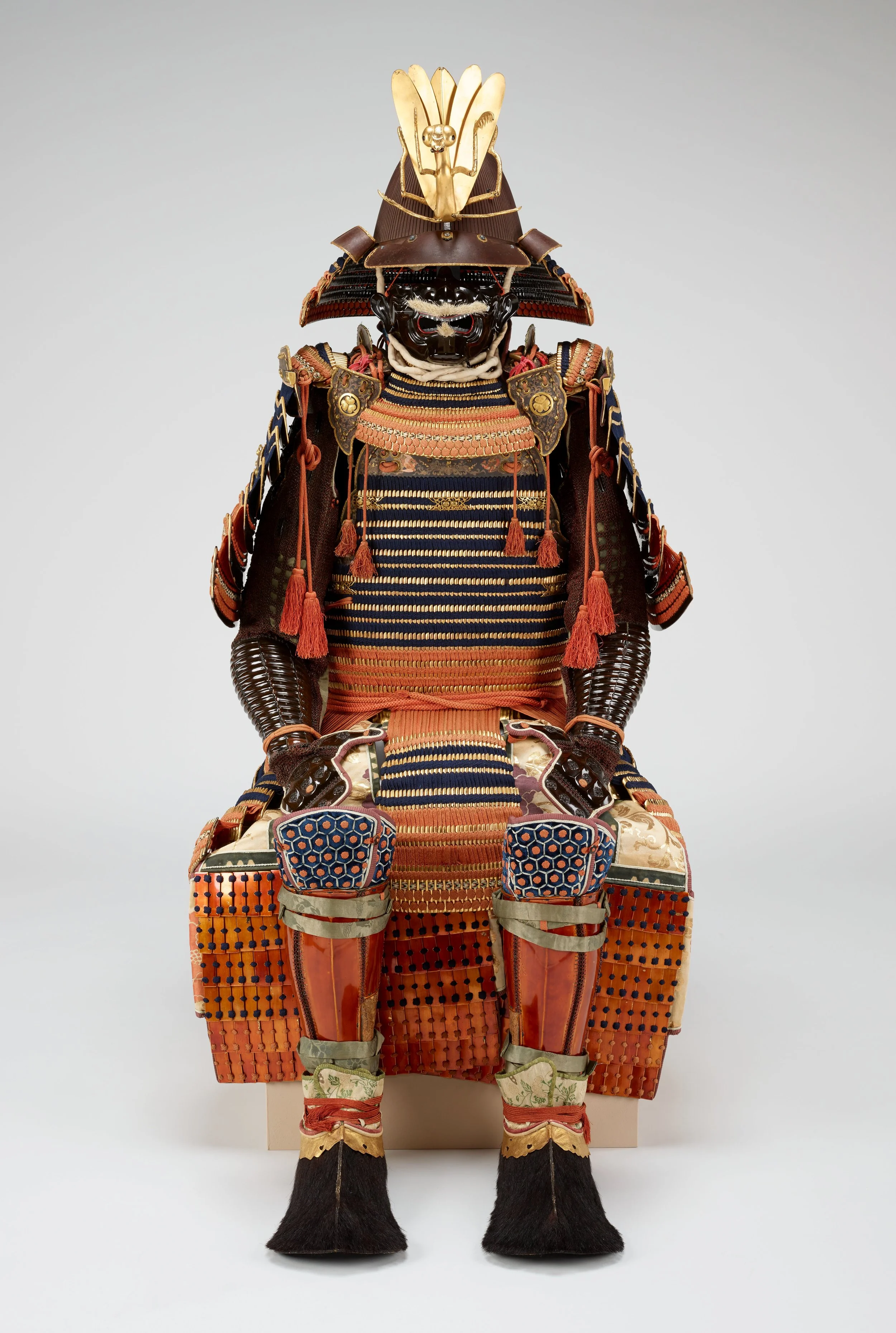 Red-and-blue-laced_Suit_of_Armor_from_the_Kii_Tokugawa_Family.jpg