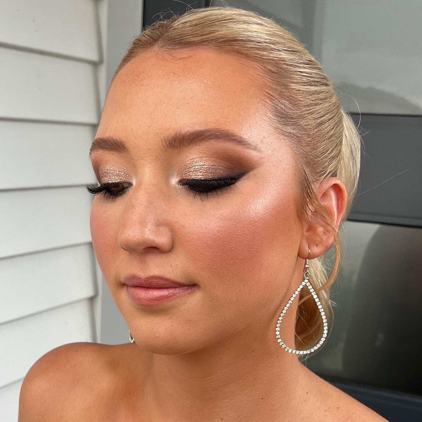 No but ball girls these days ?! 🥵🔥 
My niece looking absolutely stooooning!! @e.llahelms 
Also even though I&rsquo;m recovering from surgery and this took me forever&hellip; I STILL GOT IT 💁&zwj;♀️ 
She left the look to me and I really wanted a st