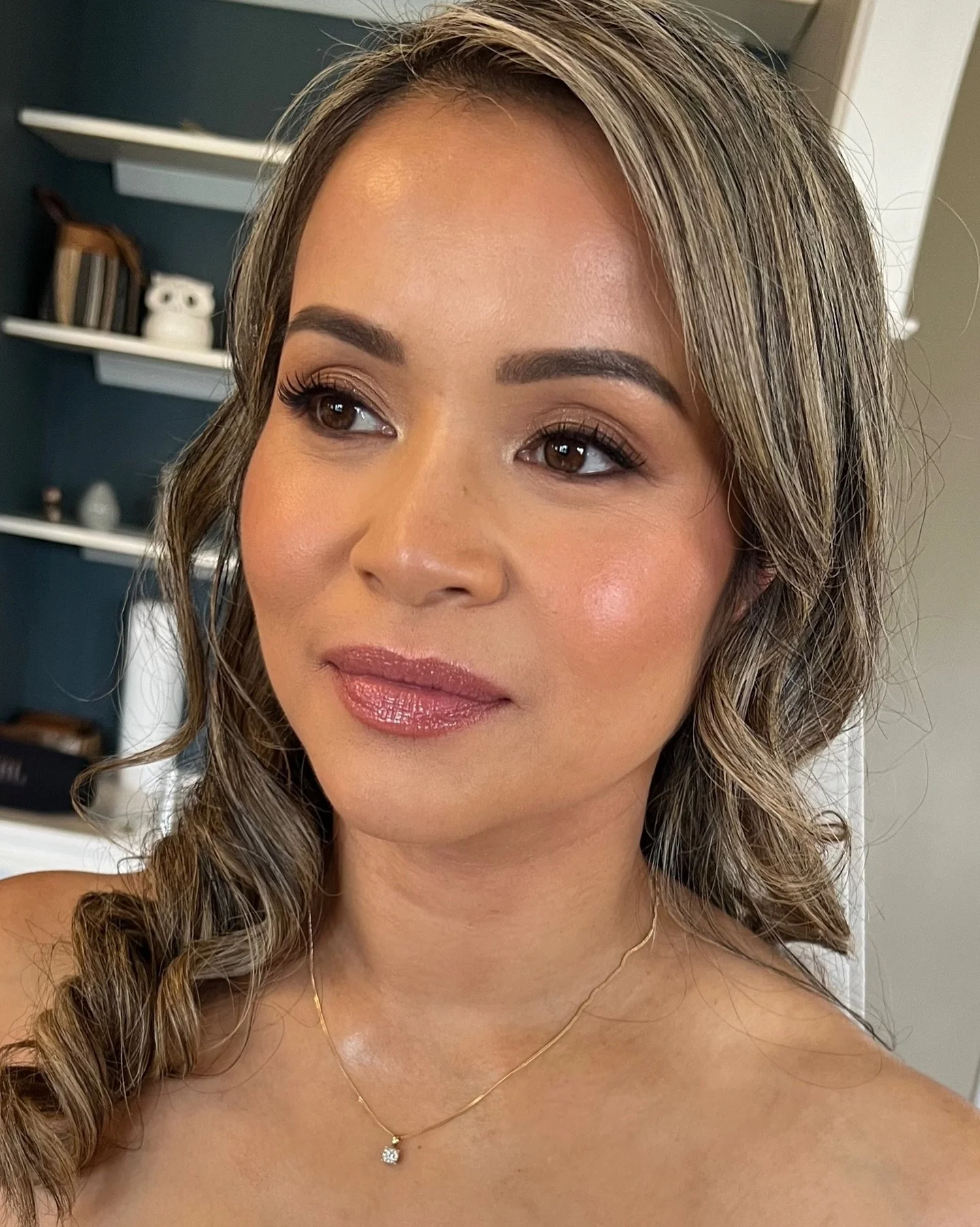 Beautiful Maria all glowy and glam for her big day 💗

#samhartmakeup #nzmakeupartist #nzmua #bride #bridalmakeup #nzbride #weddingmakeup #nzwedding #filipinobride #naturalglam #glam #beauty