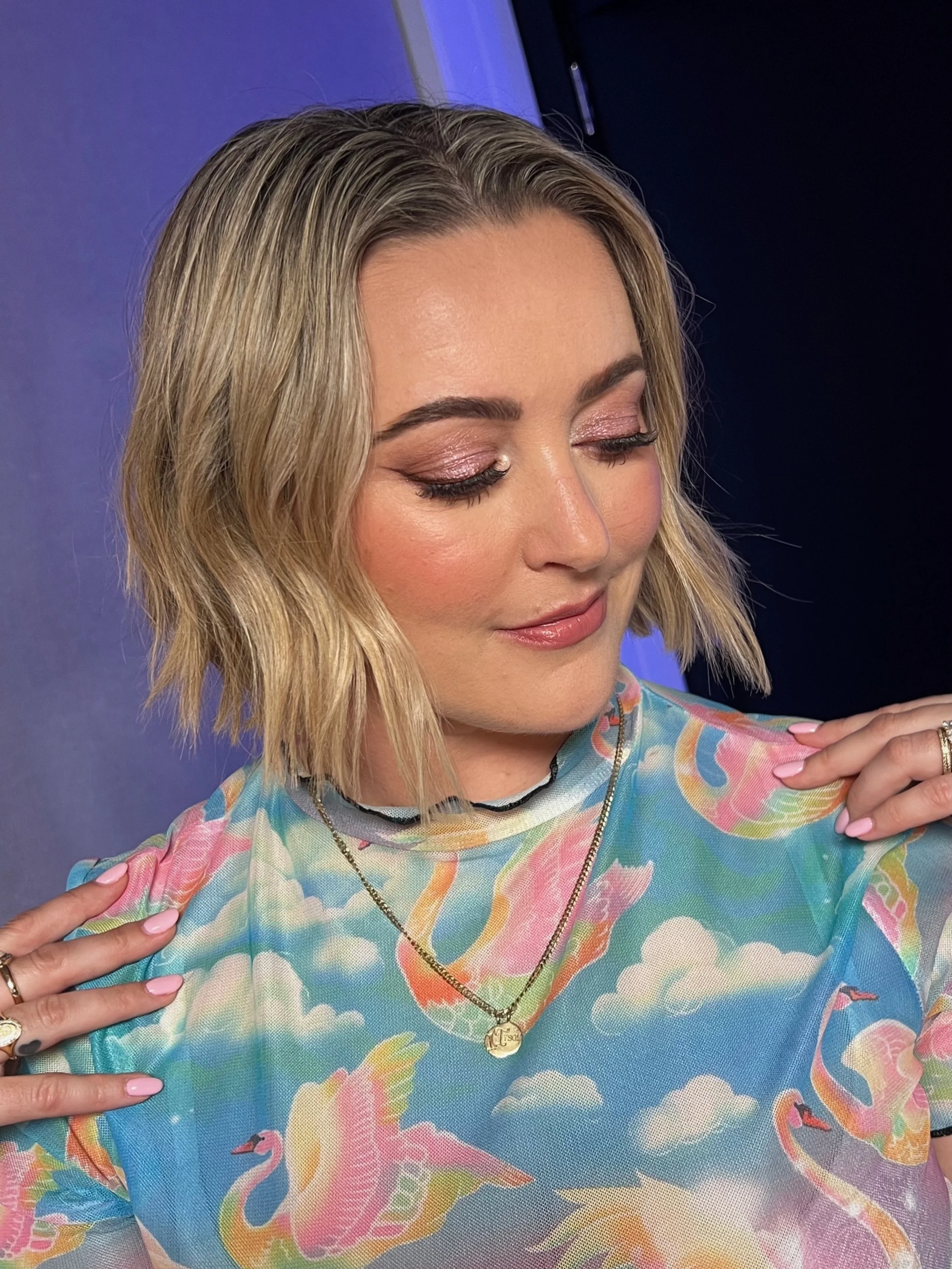Pinky dreams for @sharyncasey @alittlebitextra.podcast 💓💖

Can&rsquo;t wait to see how the professional pics come out!!

#samhartmakeup #nzmakeupartist #aucklandmakeupartist