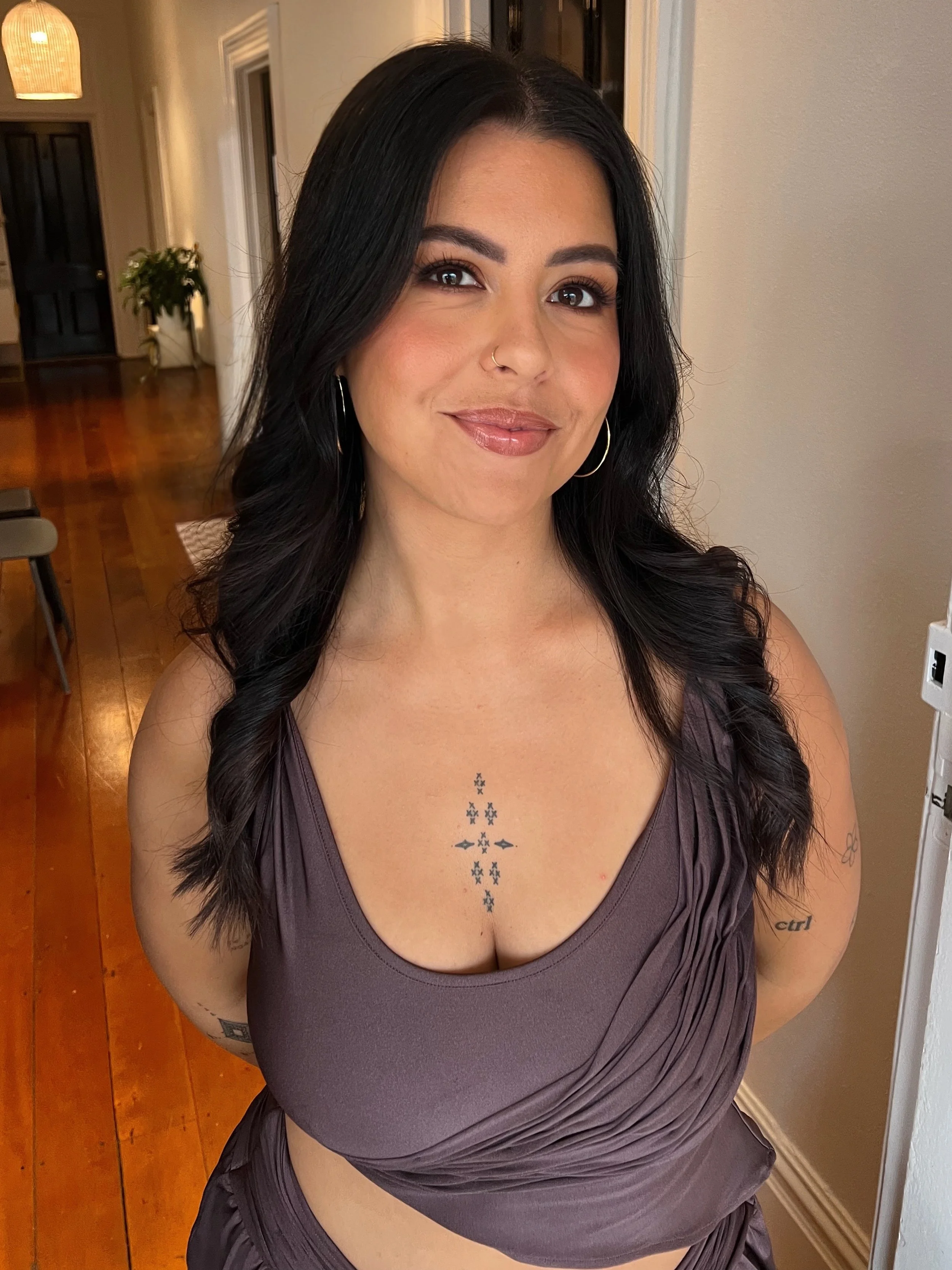 @teganyorwarth you 20/10 gal ❤️&zwj;🔥

Glam by me for radio awards 💁&zwj;♀️

#samhartmakeup #nzmakeupartist #aucklandmakeupartist