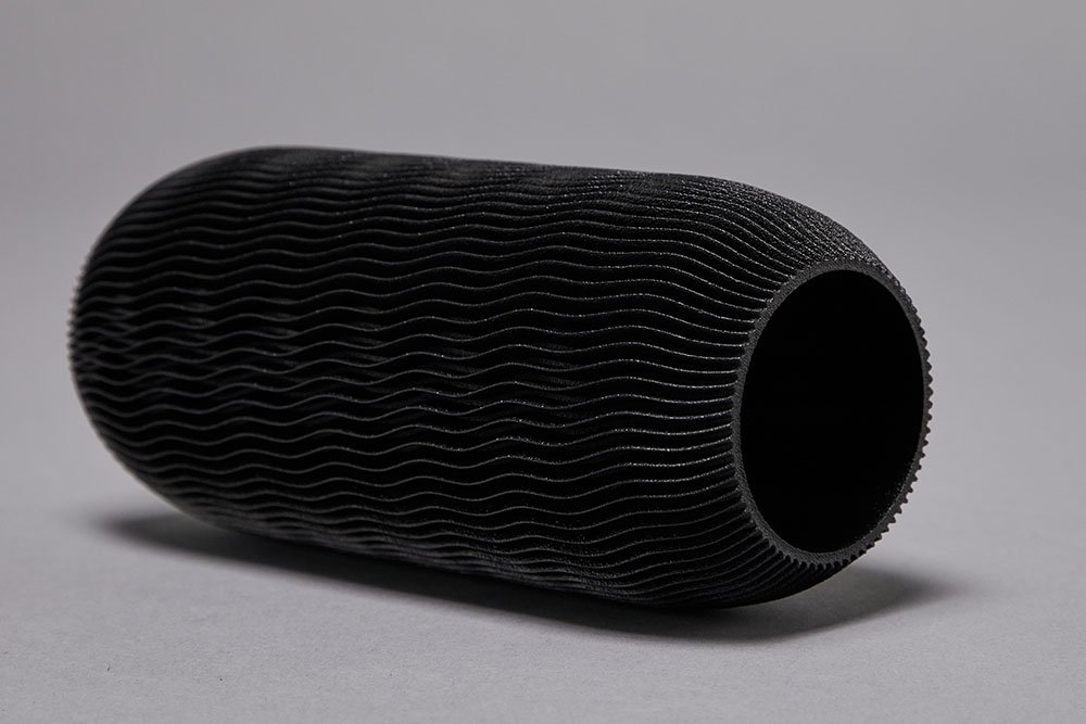 Carosel_Vapour_Smoothing_Service_3D_Printing_MJF_PA12_Nylon_Black_Vase_ 11.jpg