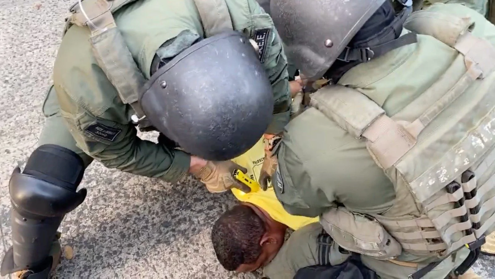 Policía nuevamente utiliza técnicas de tortura contra manifestantes pacíficos