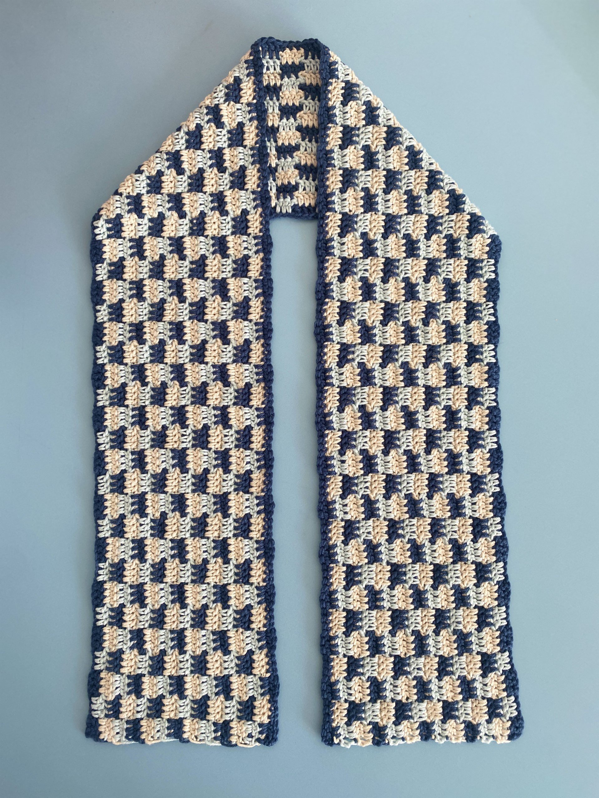  Checkerboard scarf  