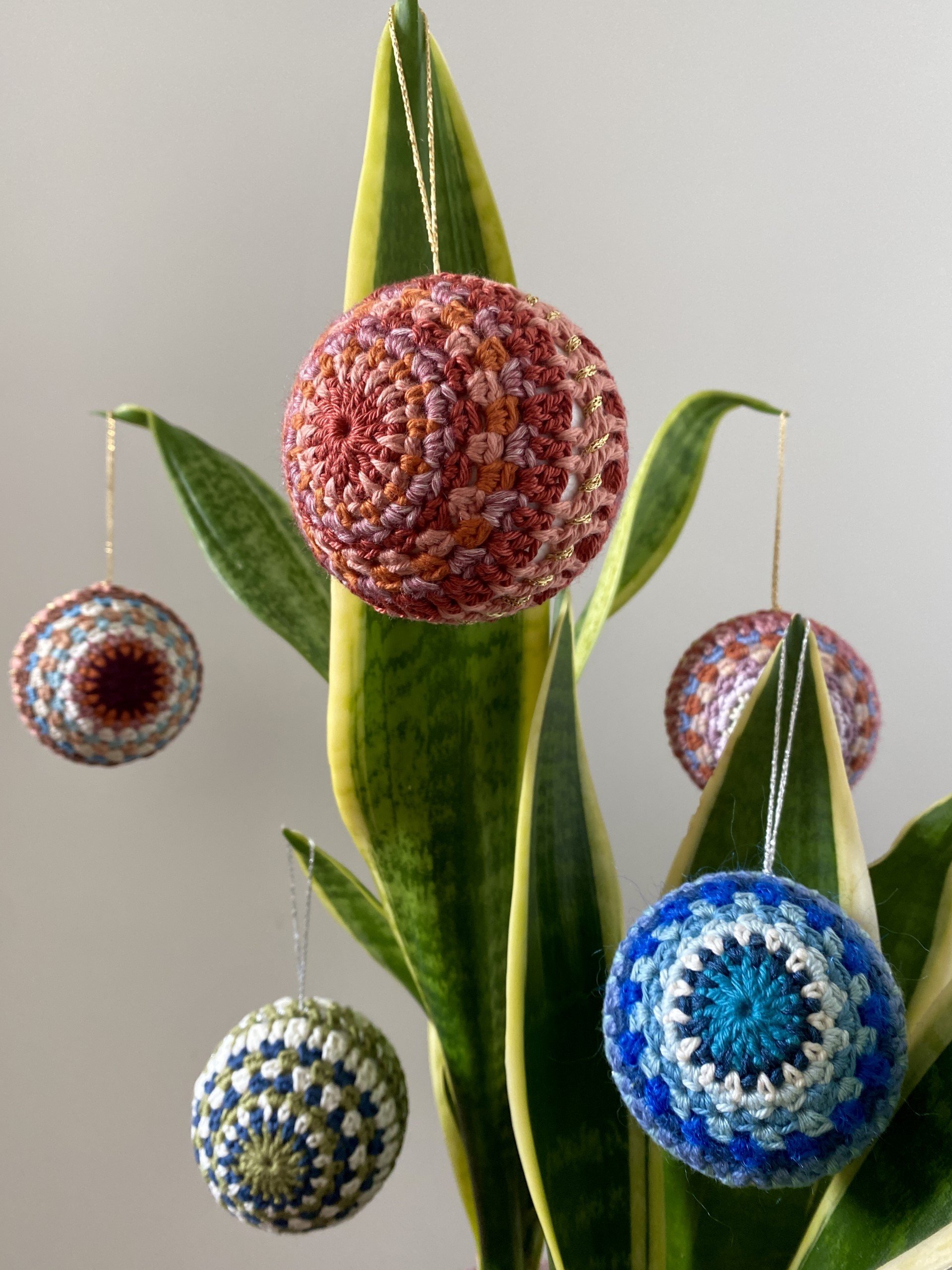  Crochet Christmas baubles 