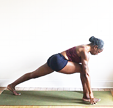 ashwa sanchalanasana (low lunge).