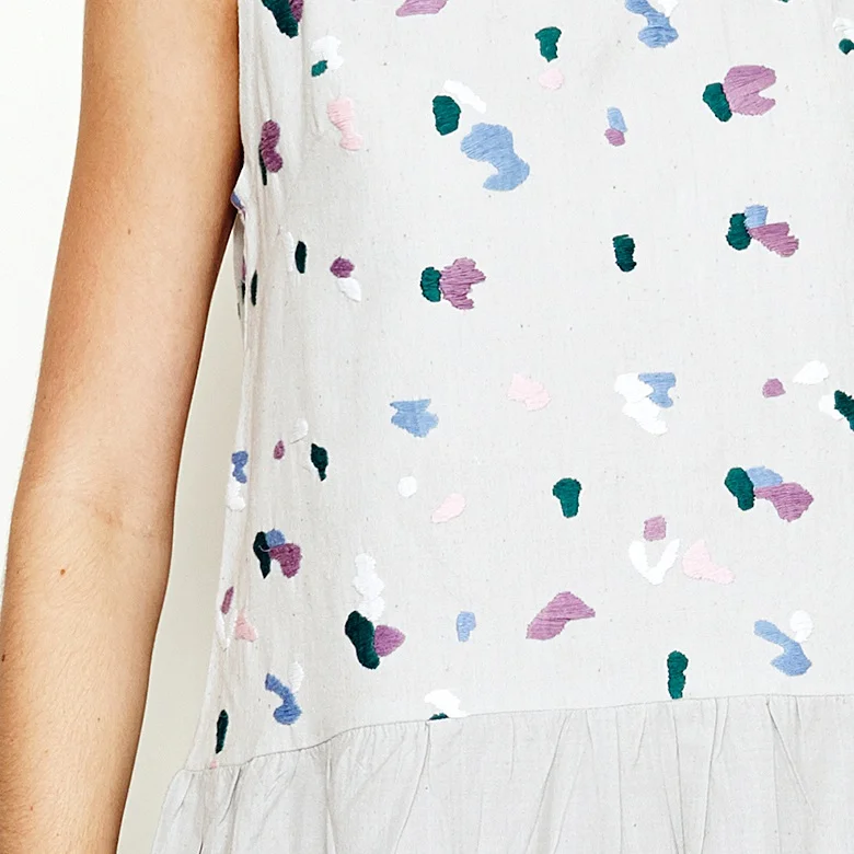 Particle+dress+in+grey+with+multicoloured+embroidery_CLOSE2.jpg