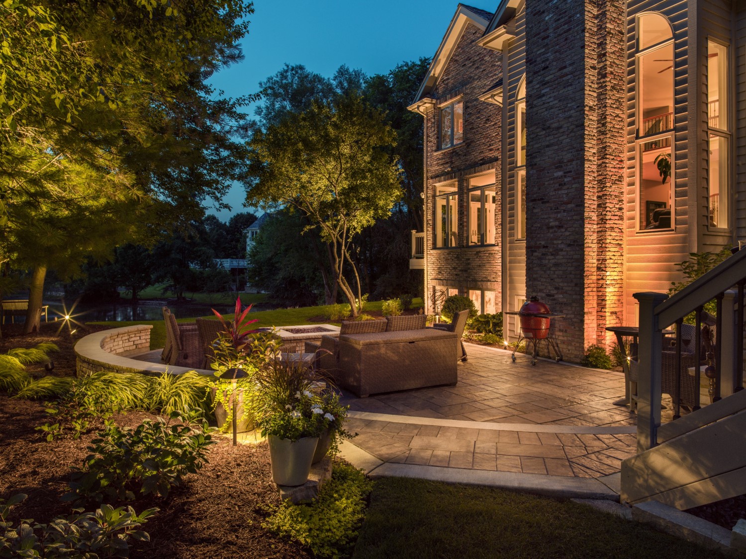  QUALITY LOW VOLTAGE LANDSCAPE LIGHTING SYSTEMS FOR HOME AND BUSINESS   Get On With It!  