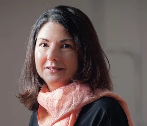 Kim Headshot - 1.jpg