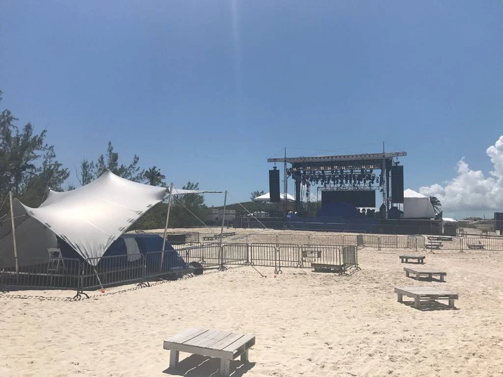 rs_1024x768-170428101816-1024-fyre-festival-5.jpg