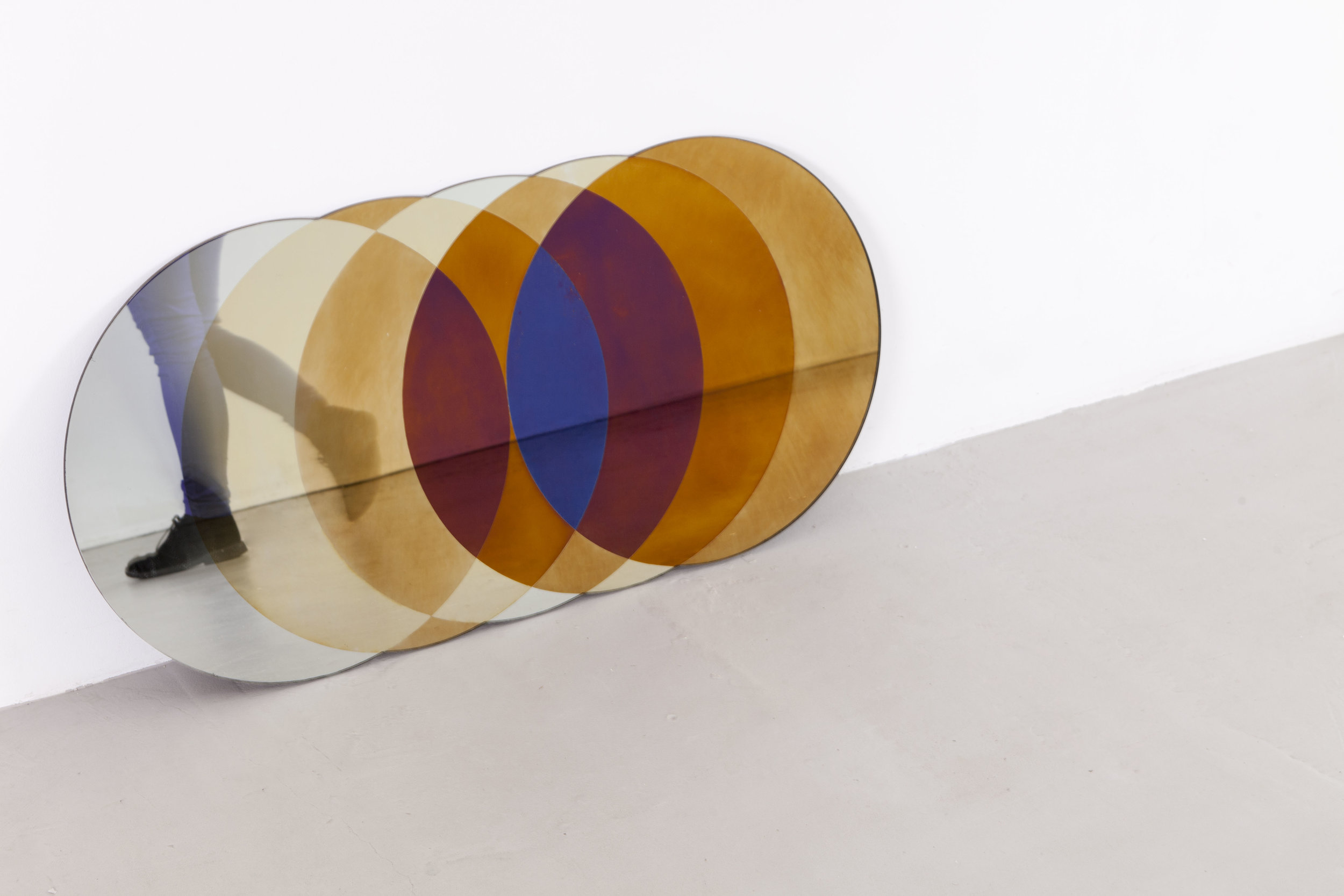 transnatural_Transience_mirror_circle+feet_byfloorknaapen_16.jpg