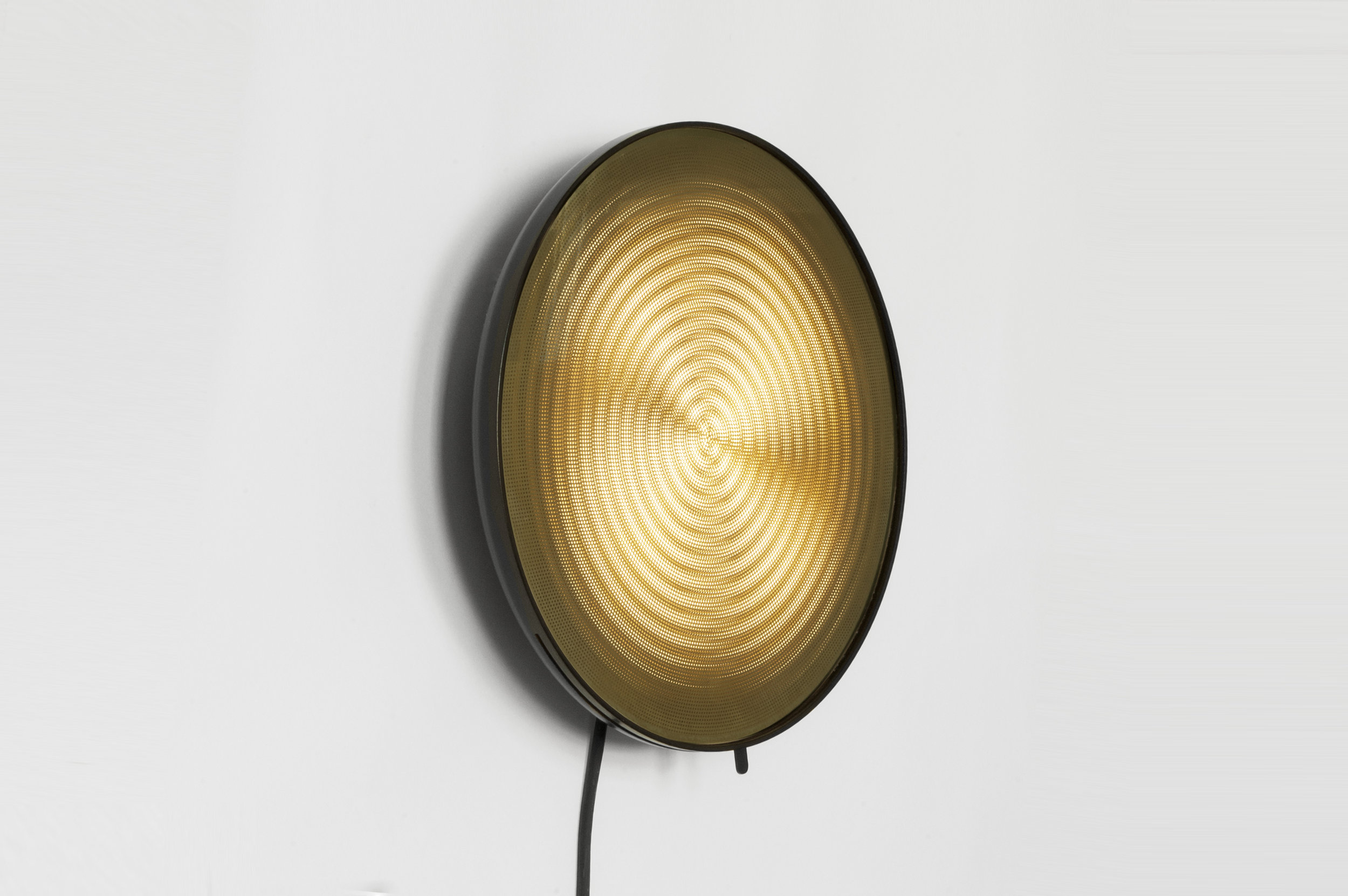 Moire light Circles side-David Derksen Design Studio.jpg