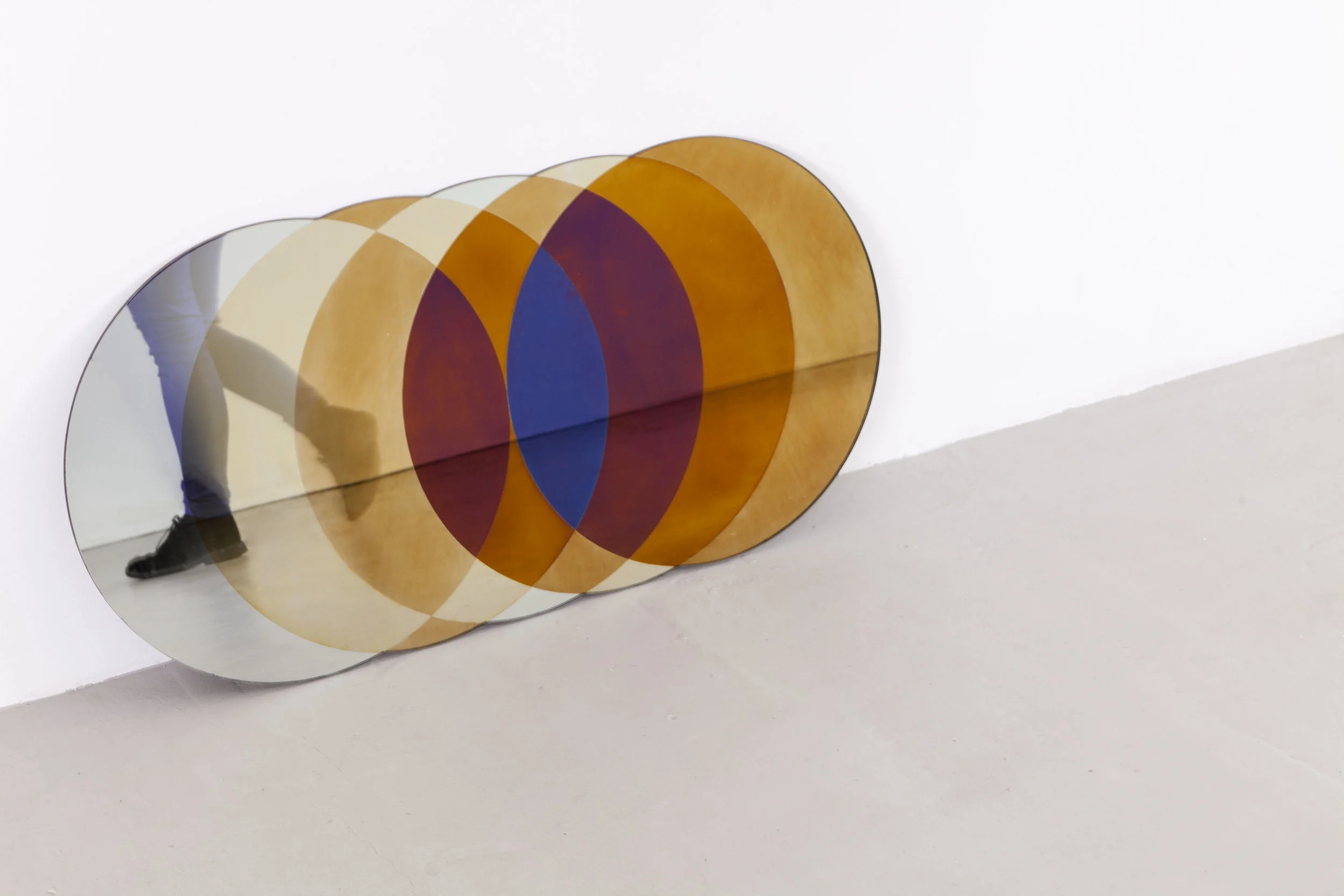 transnatural_Transience_mirror_circle+feet_byfloorknaapen_16.jpg