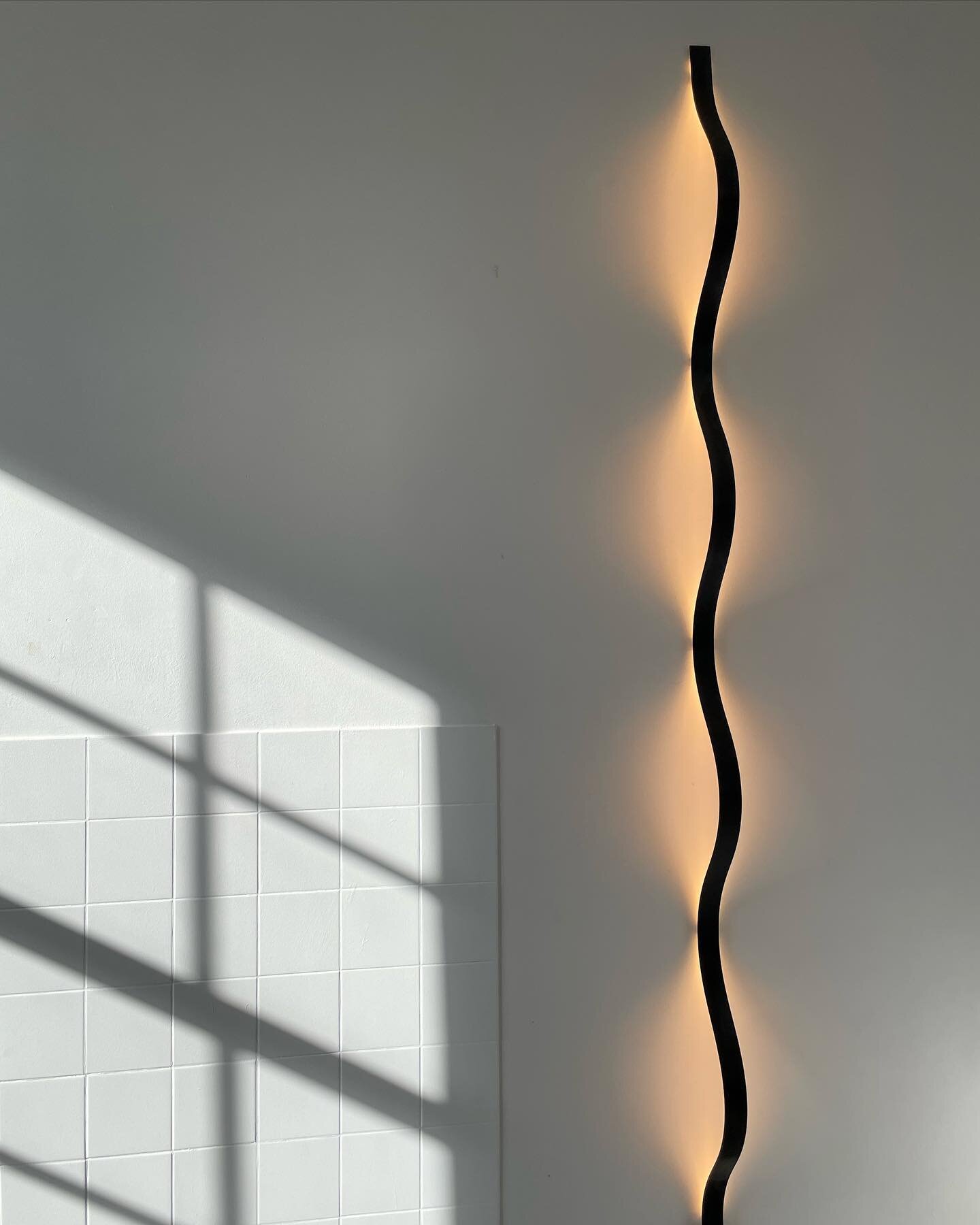Sine Light with beautiful sunlight in the studio.

@arraylighting 
#sinelight #walllamp #lightingdesign